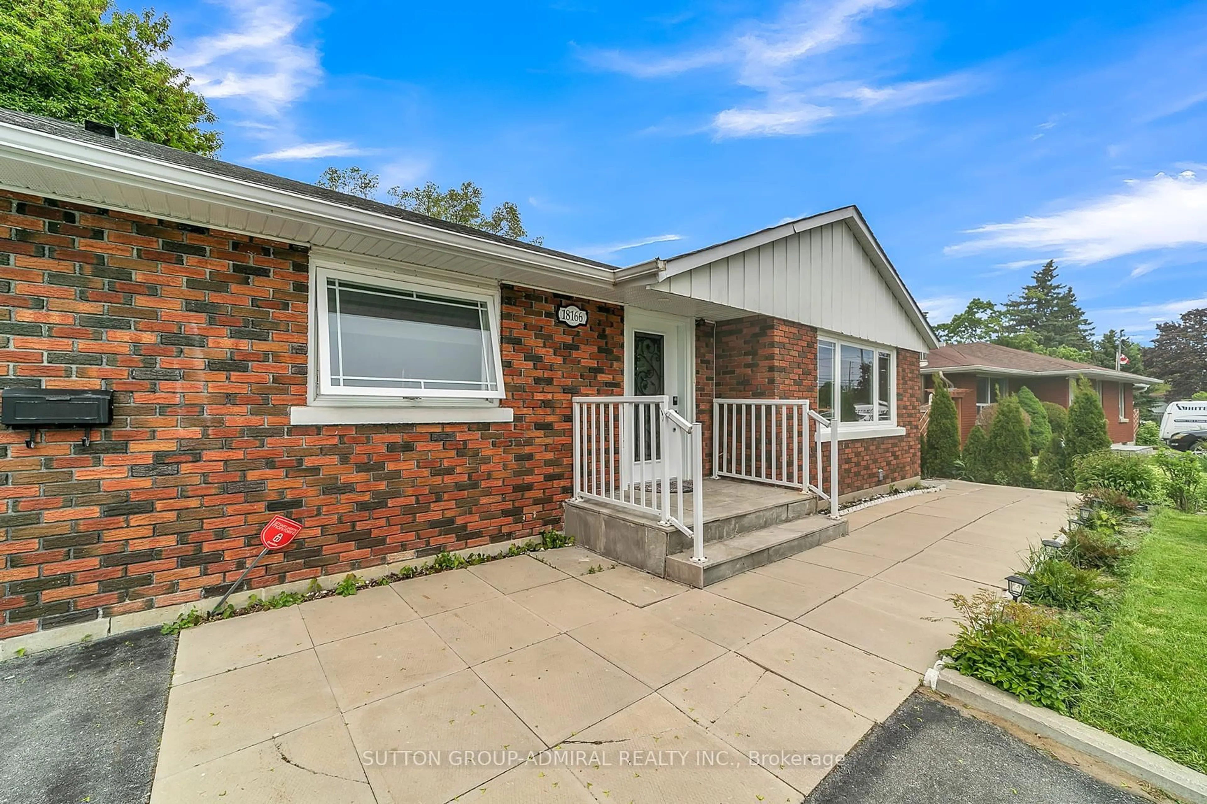 Unknown for 18166 Leslie St, East Gwillimbury Ontario L9N 0M5