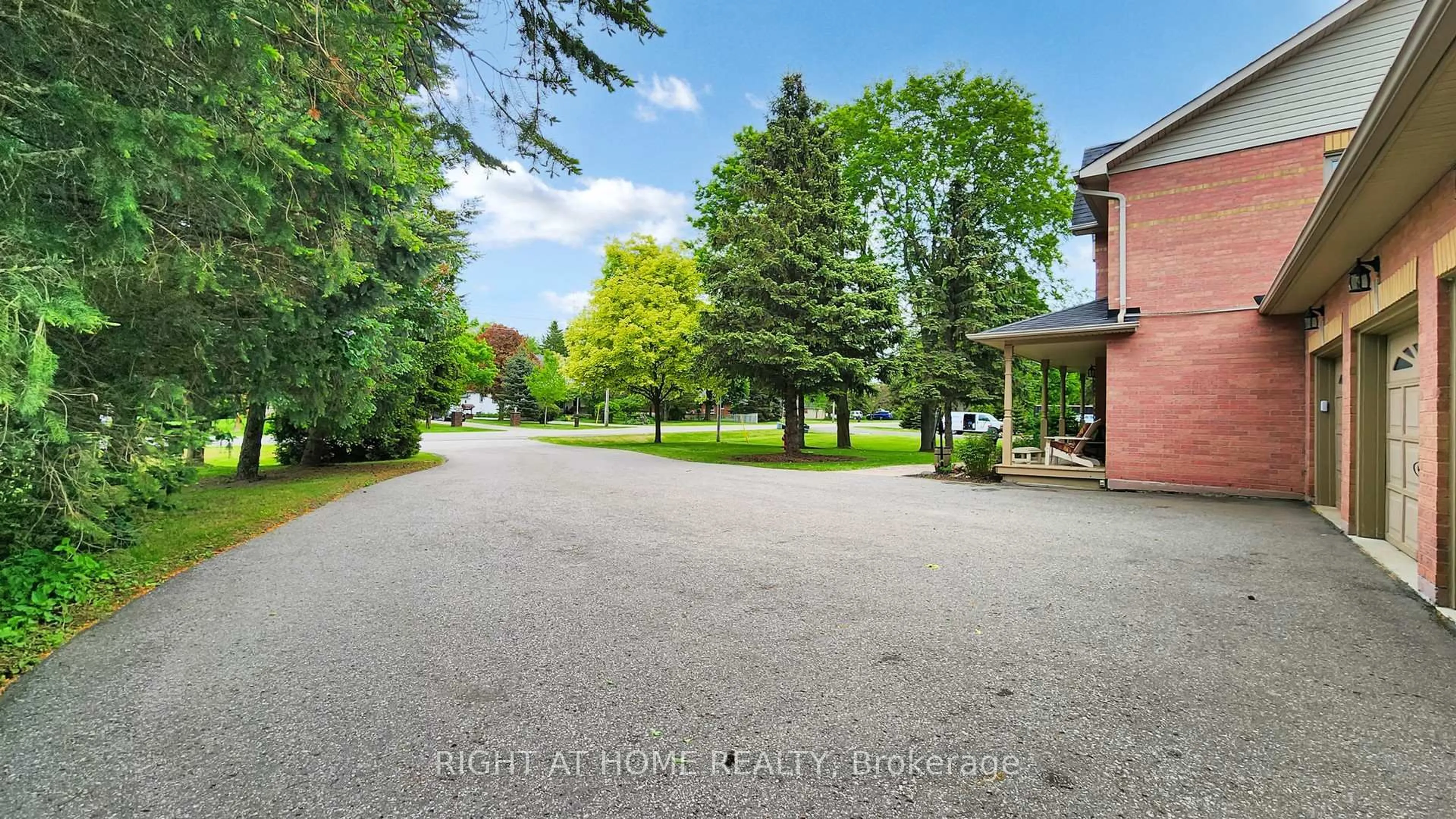 A pic from outside/outdoor area/front of a property/back of a property/a pic from drone, street for 8956 Concession 4 Rd, Uxbridge Ontario L0C 1E0
