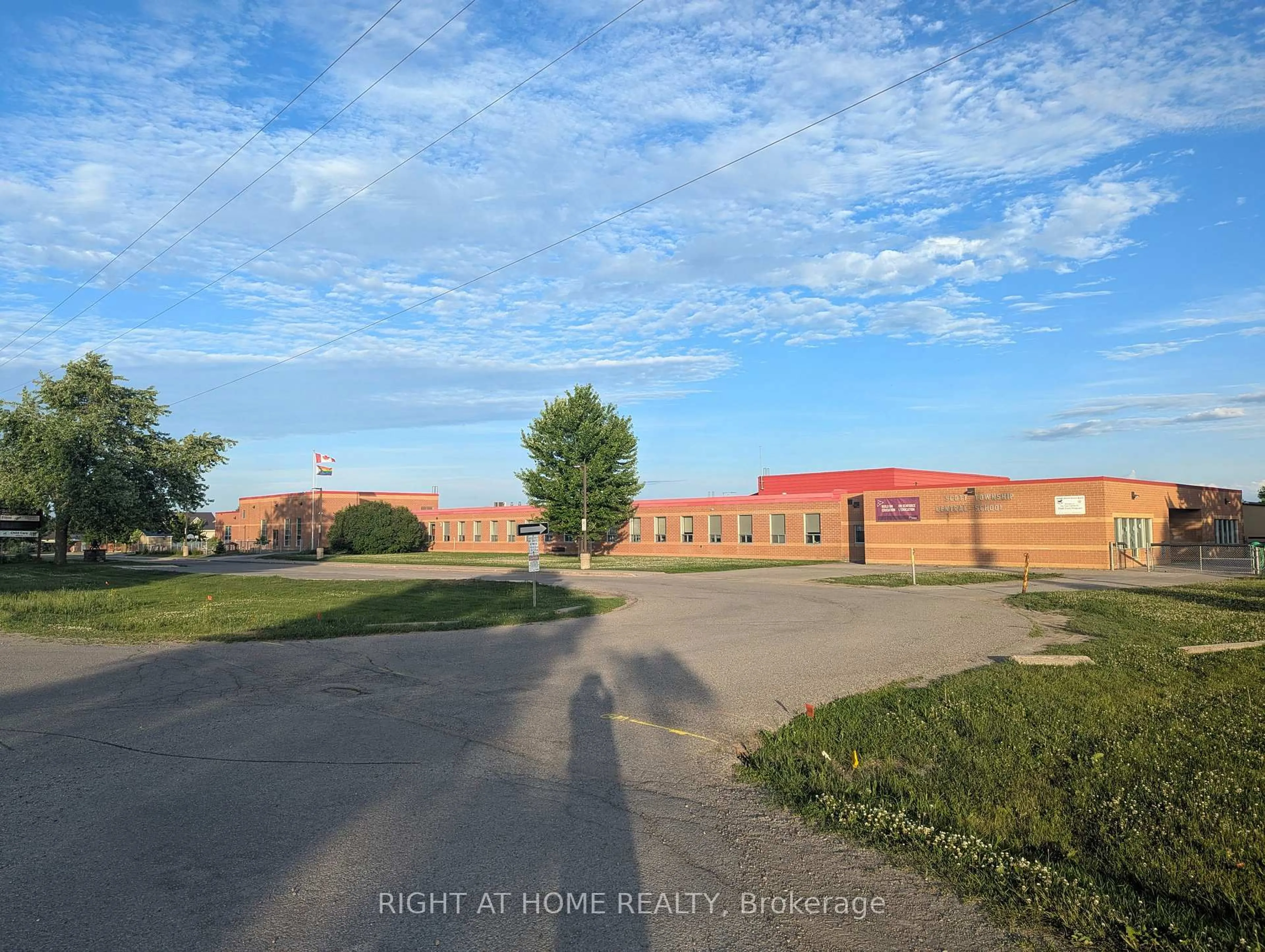 A pic from outside/outdoor area/front of a property/back of a property/a pic from drone, building for 8956 Concession 4 Rd, Uxbridge Ontario L0C 1E0