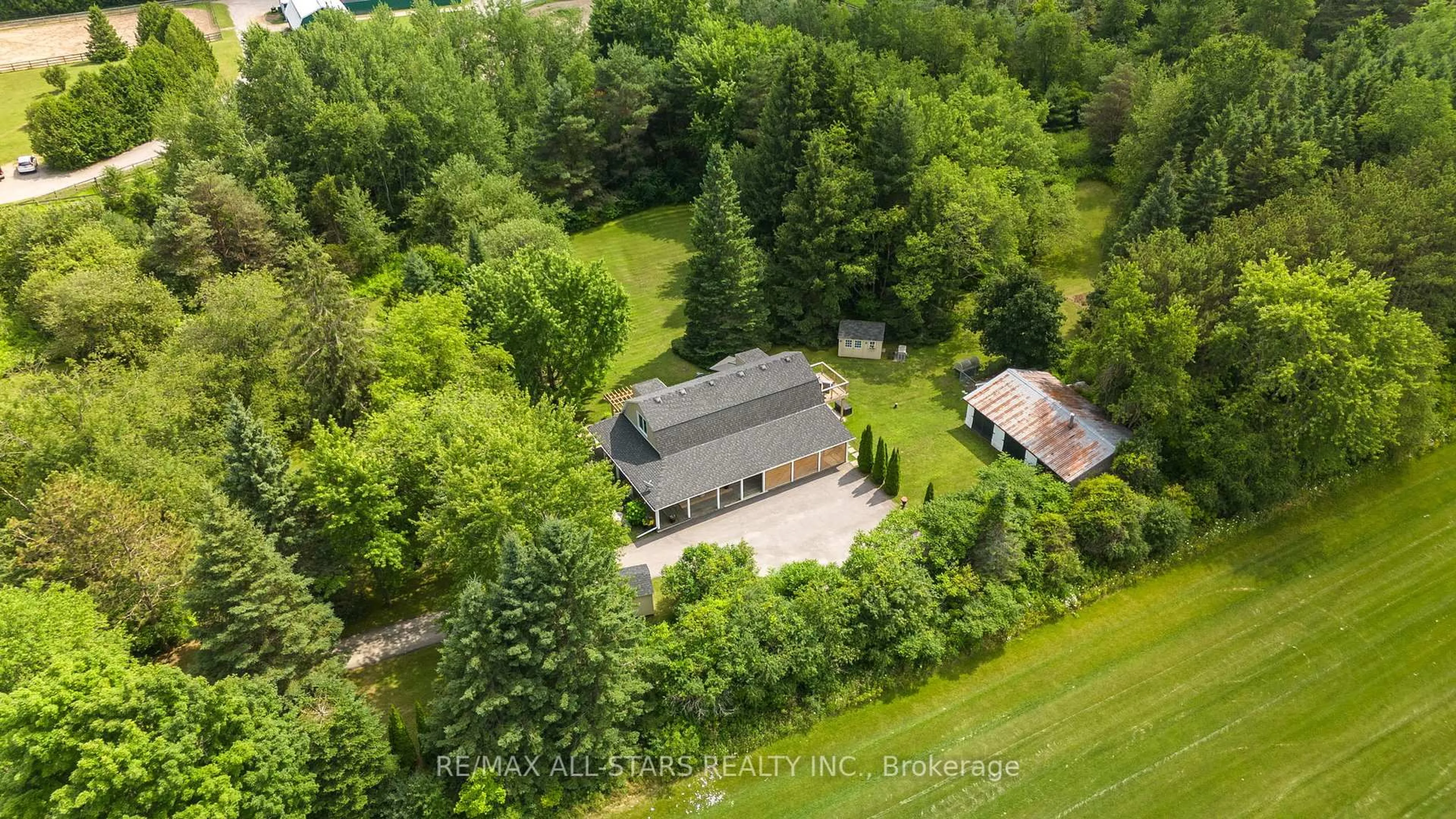 A pic from outside/outdoor area/front of a property/back of a property/a pic from drone, unknown for 7820 Concession 5 N/A, Uxbridge Ontario L9P 1R1