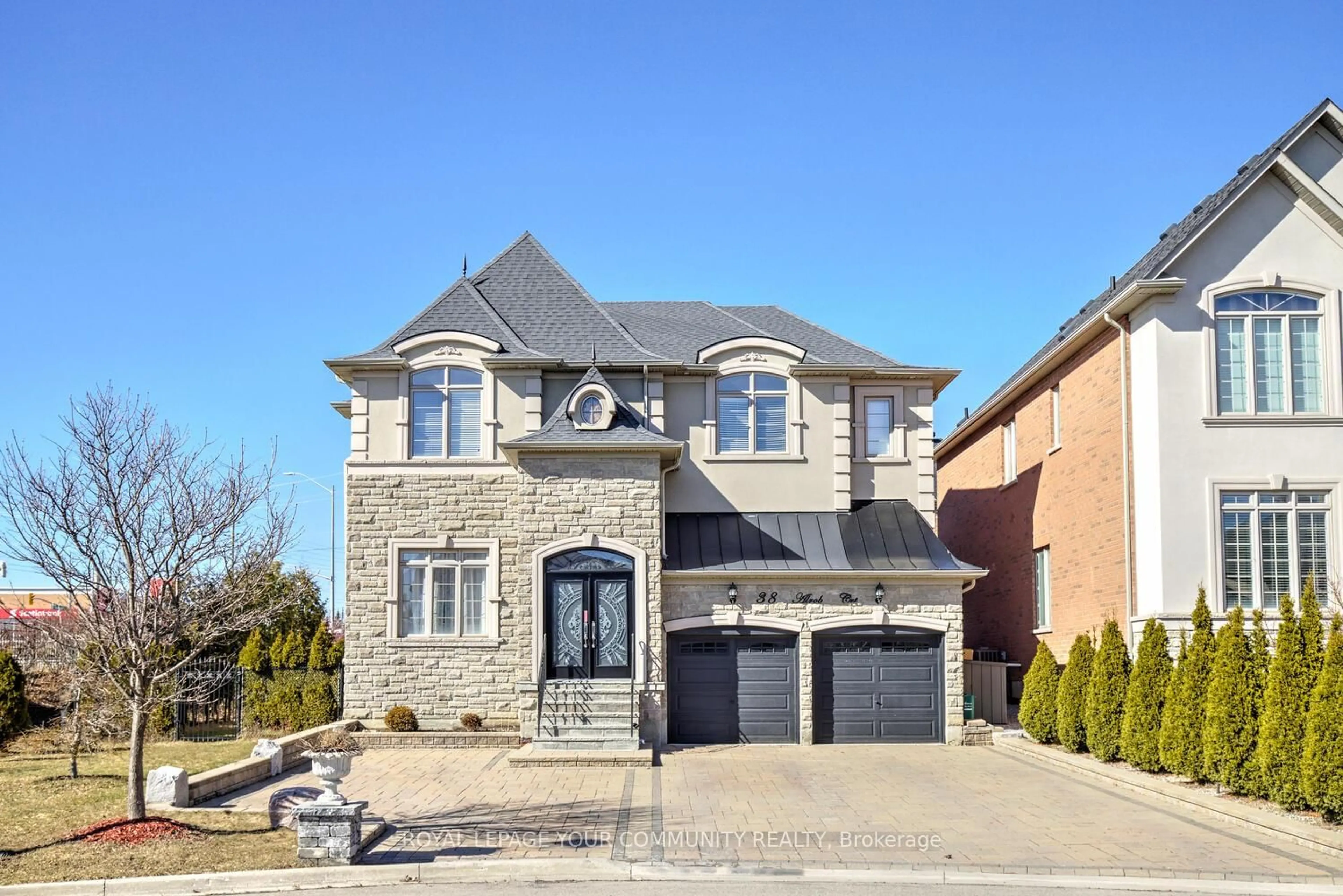 Home with brick exterior material, street for 38 Alrob Crt, Vaughan Ontario L6A 2E6