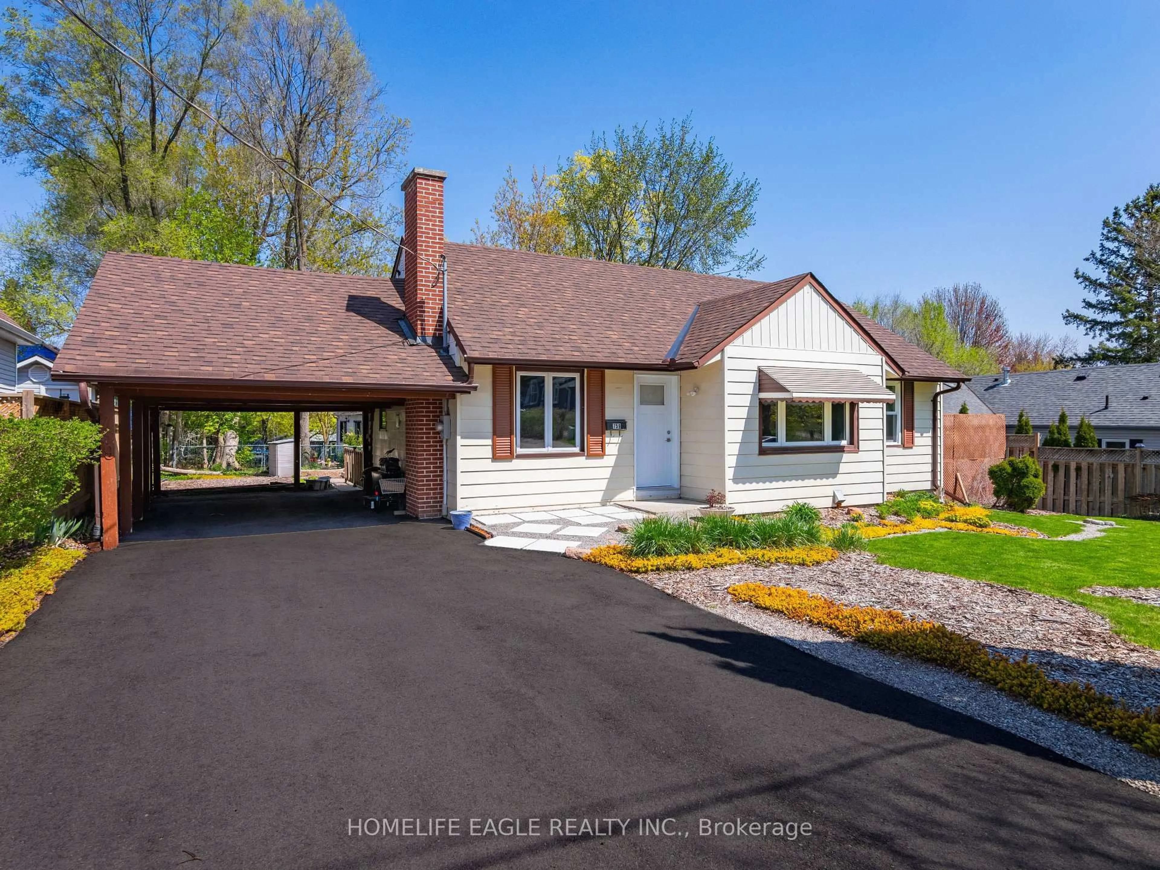 Home with vinyl exterior material, street for 759 Lowell Ave, Newmarket Ontario L3Y 1T4