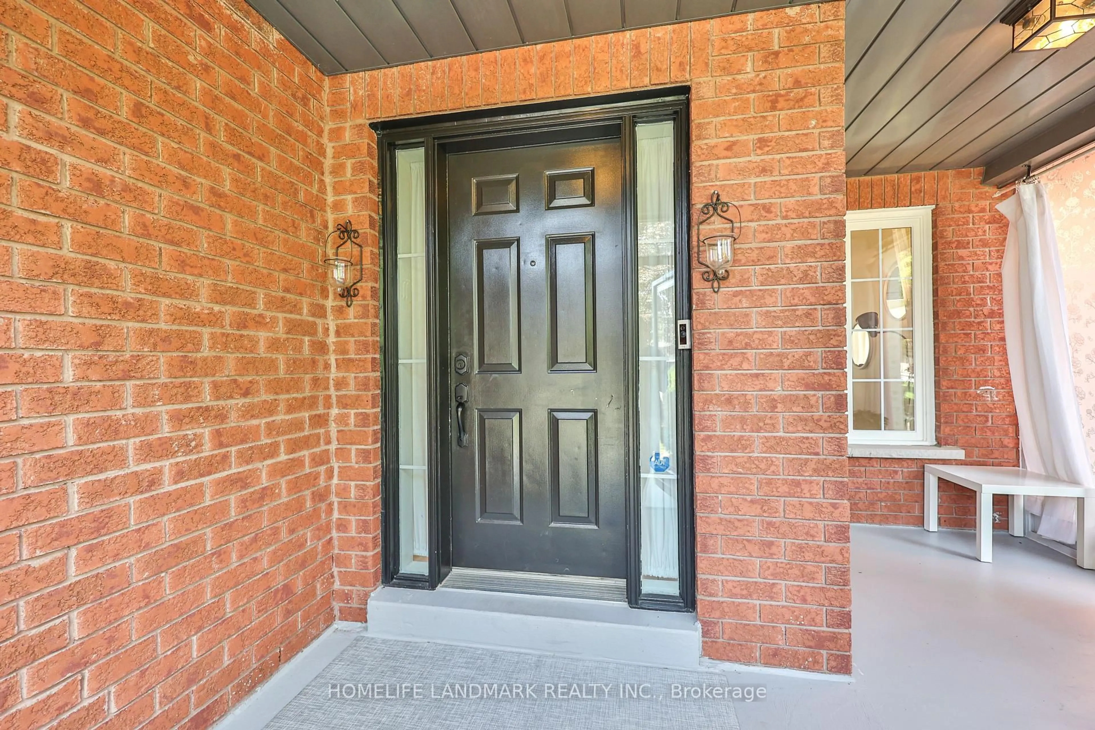 Indoor entryway for 37 Bluebell Dr, Markham Ontario L3S 3P8