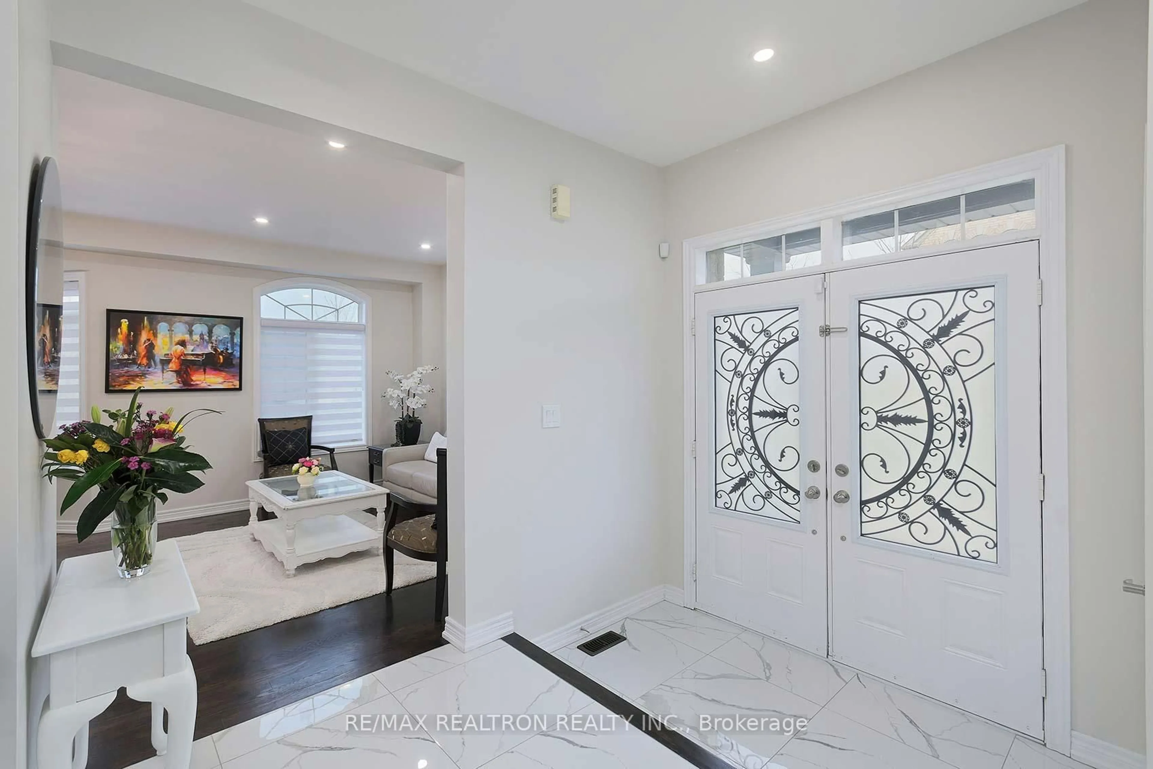 Indoor entryway for 1 Starry Sky Ave, Markham Ontario L6B 0Y1