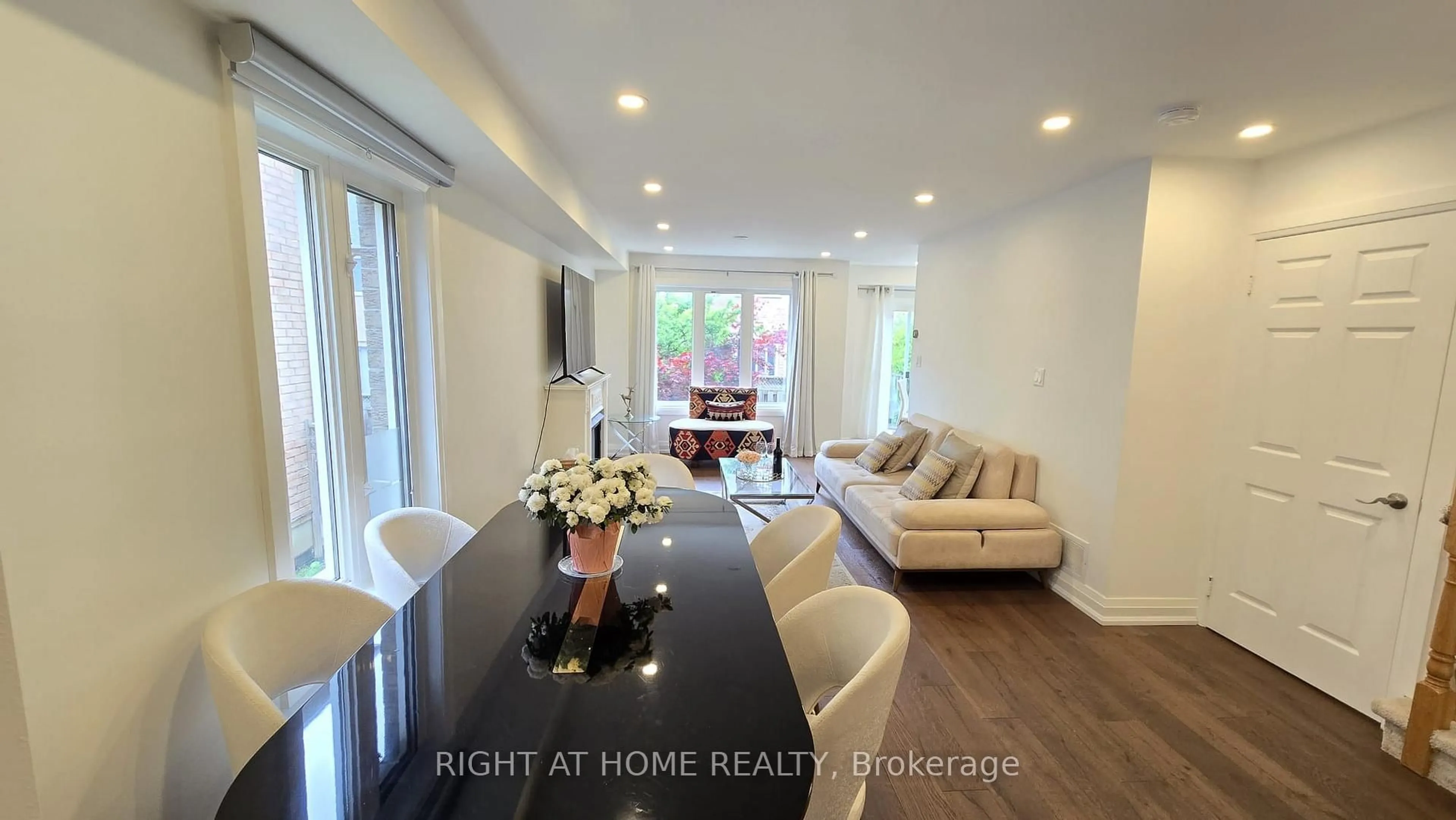 Unknown for 149 Coleridge Dr, Newmarket Ontario L3X 2T4