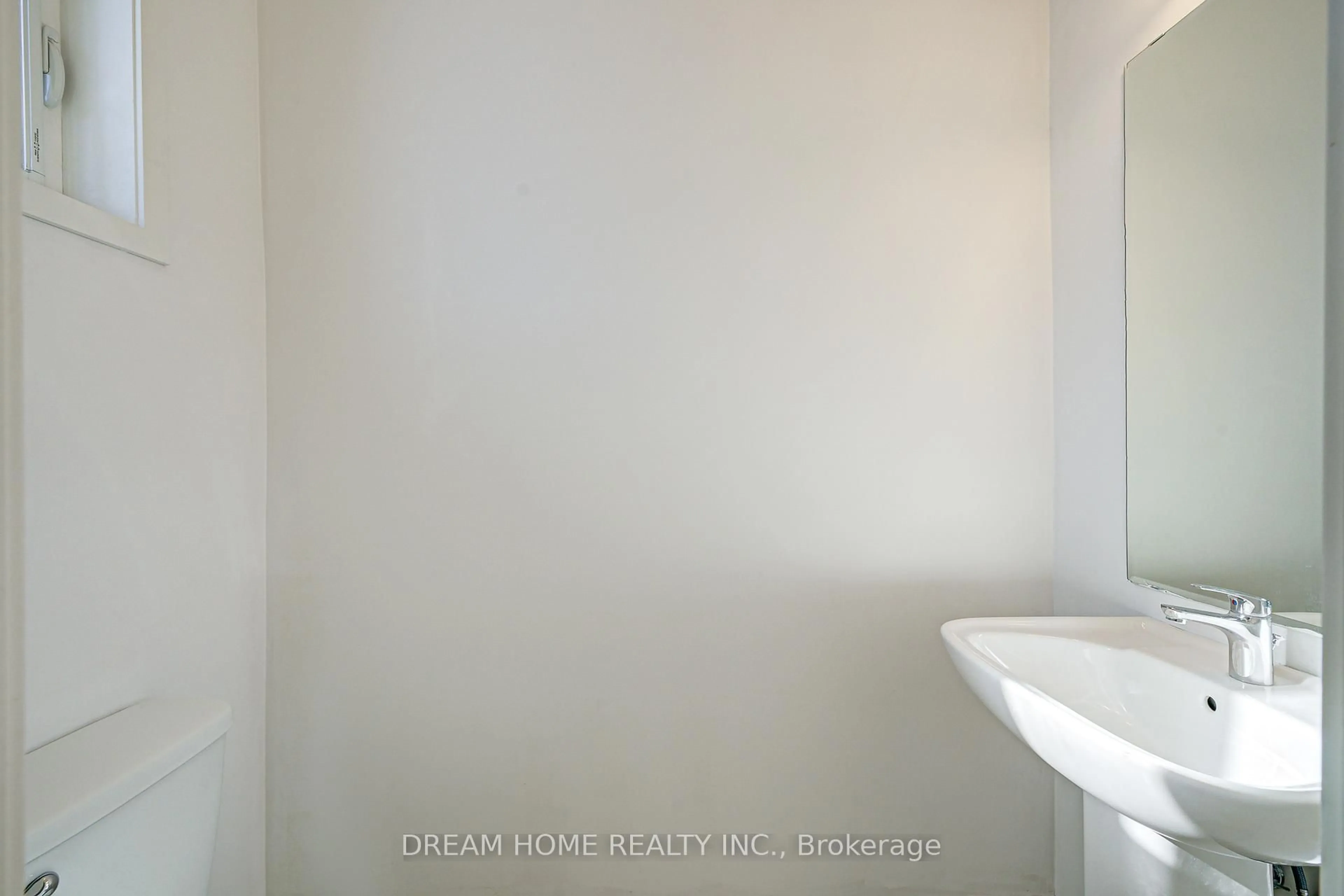 A pic of a room for 99 Crimson Forest Dr, Vaughan Ontario L6A 5C6