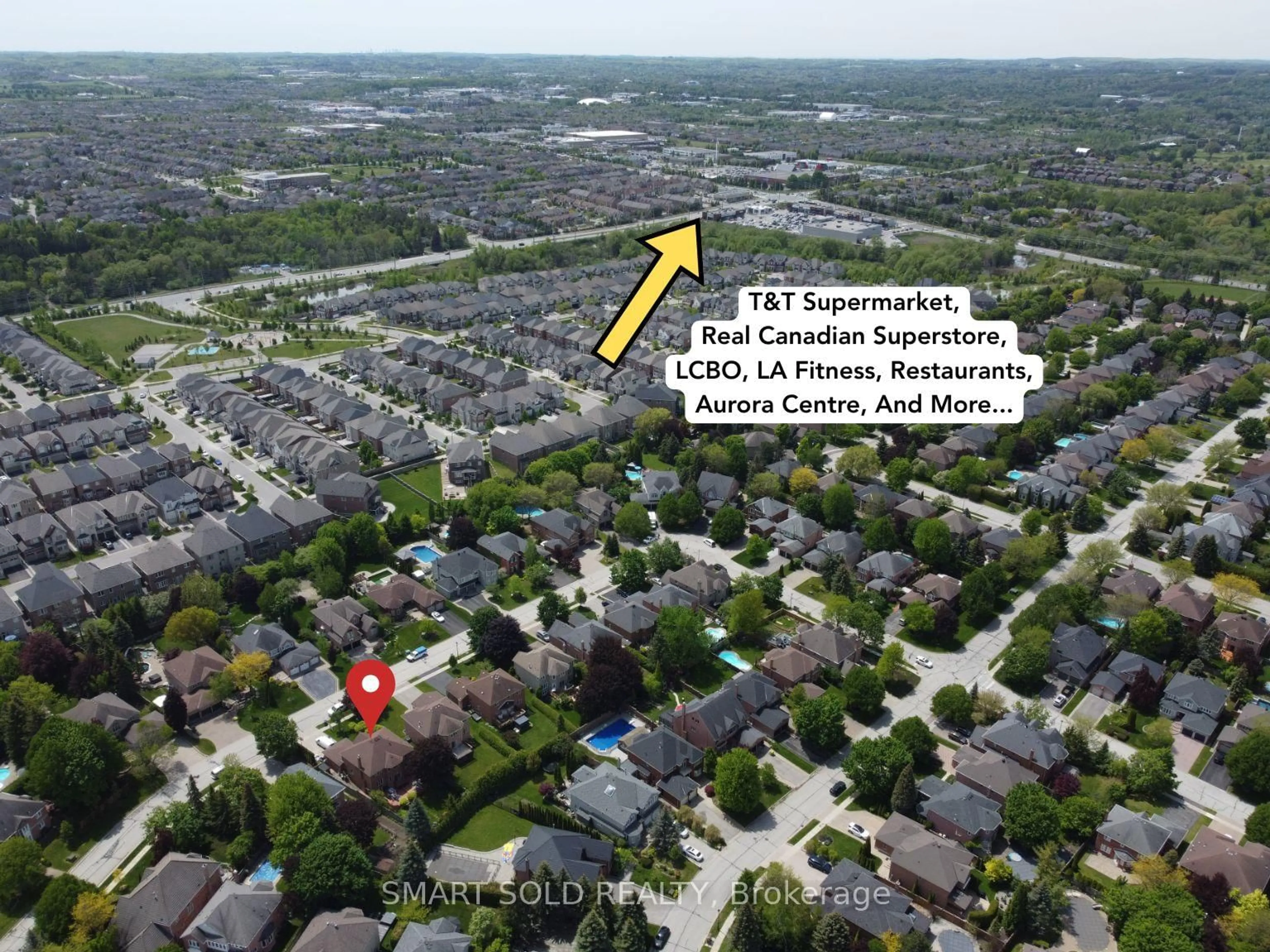 A pic from outside/outdoor area/front of a property/back of a property/a pic from drone, street for 967 Comfort Lane, Newmarket Ontario L3X 1V7