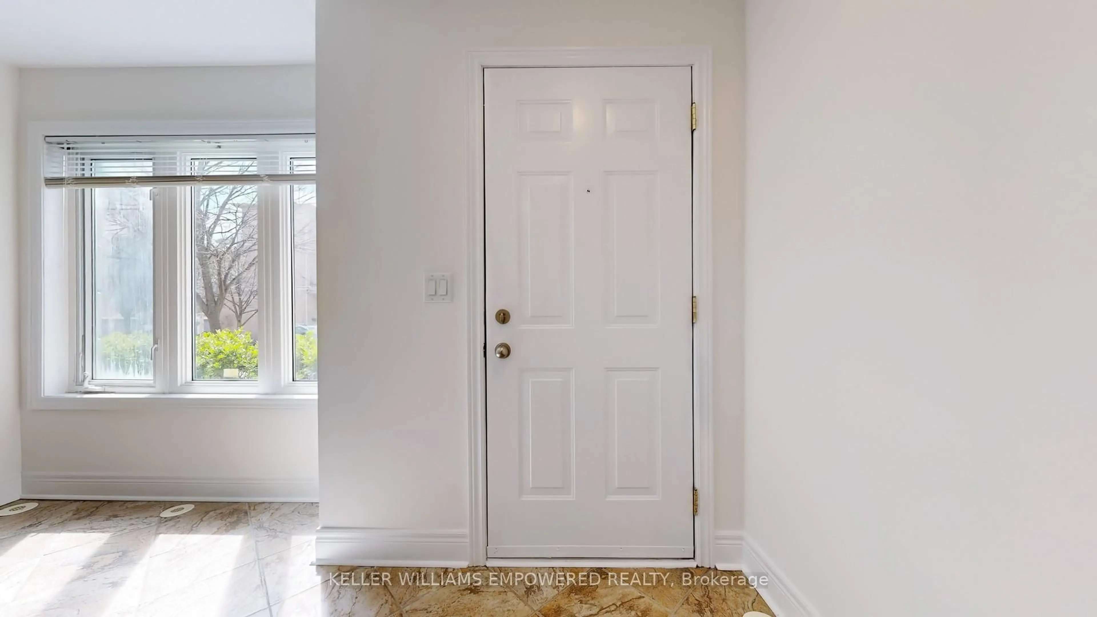 Indoor entryway for 68 Suncrest Blvd #TH 3, Markham Ontario L3T 7Y1