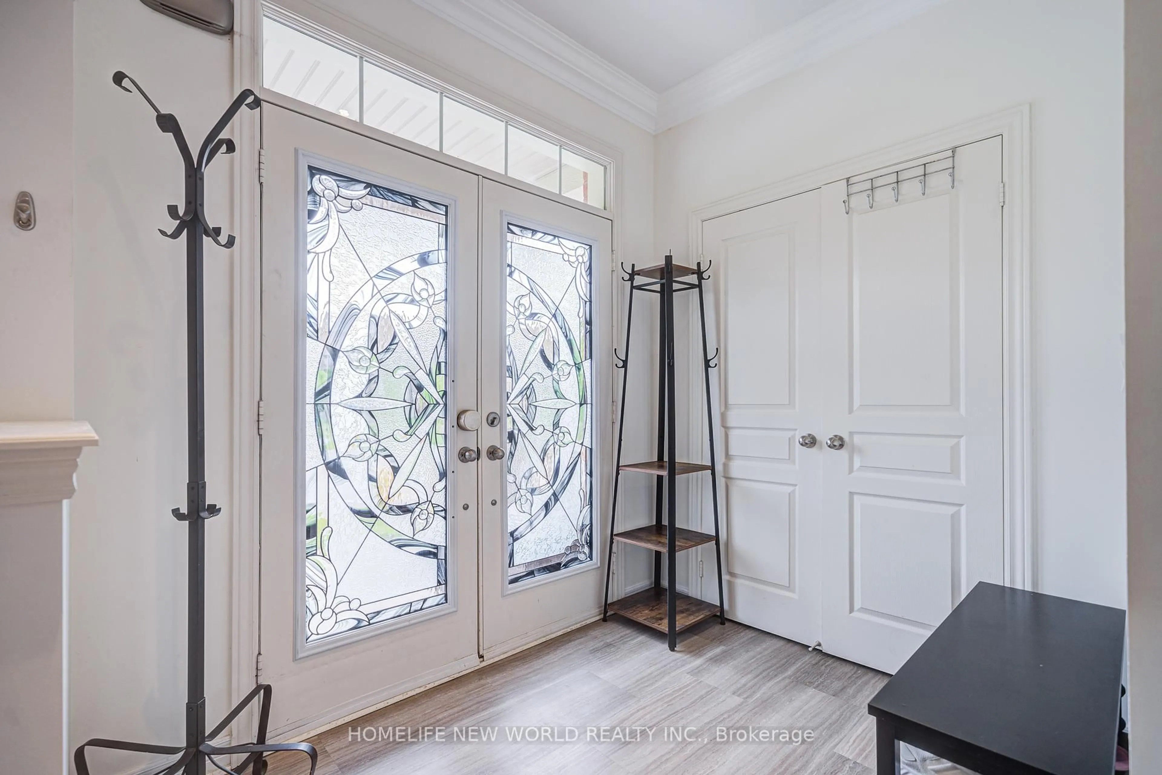 Indoor entryway for 577 William Forster Rd, Markham Ontario L6B 1A8