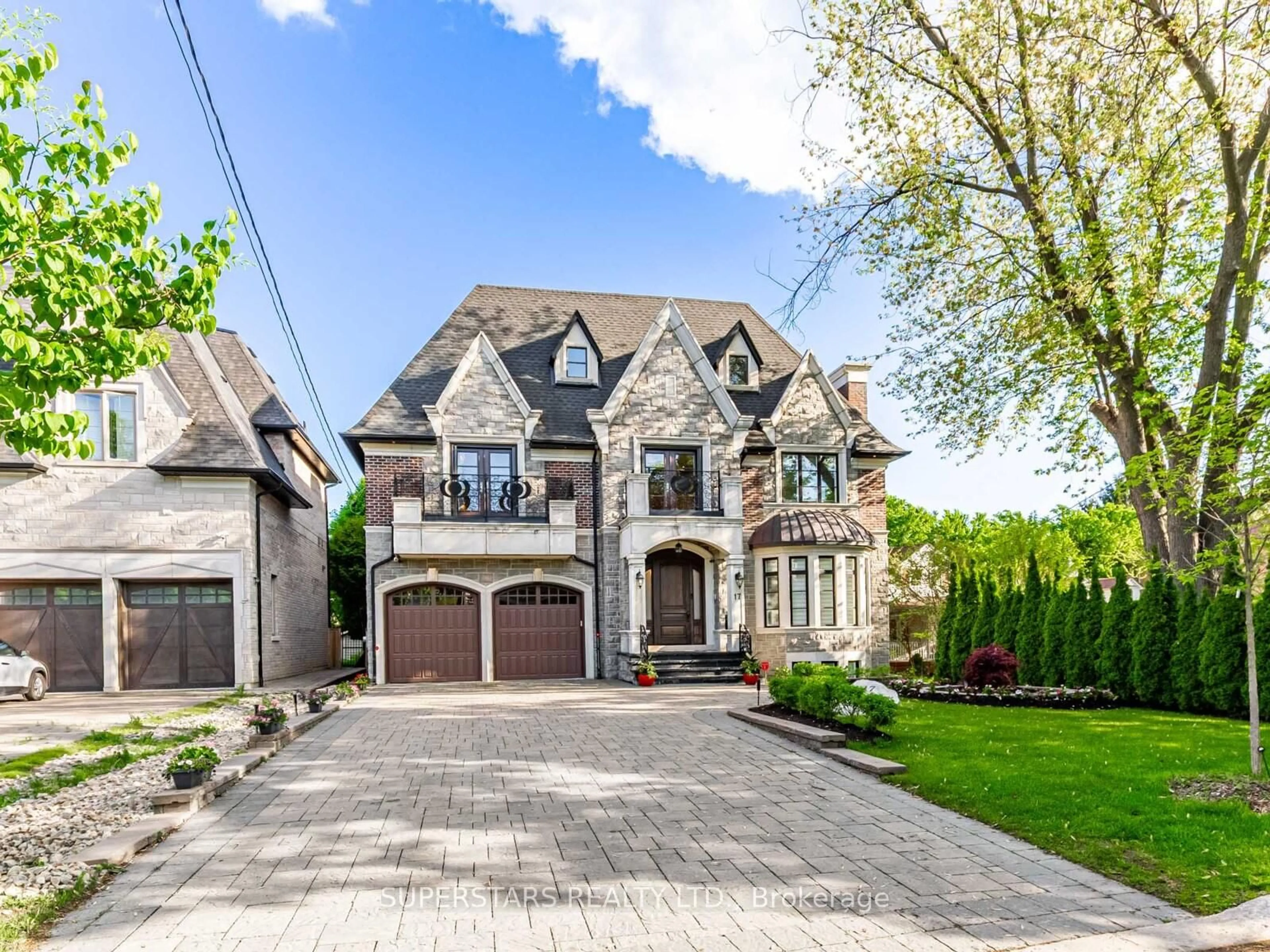 Home with brick exterior material, street for 17 Westwood Lane, Richmond Hill Ontario L4C 6X4