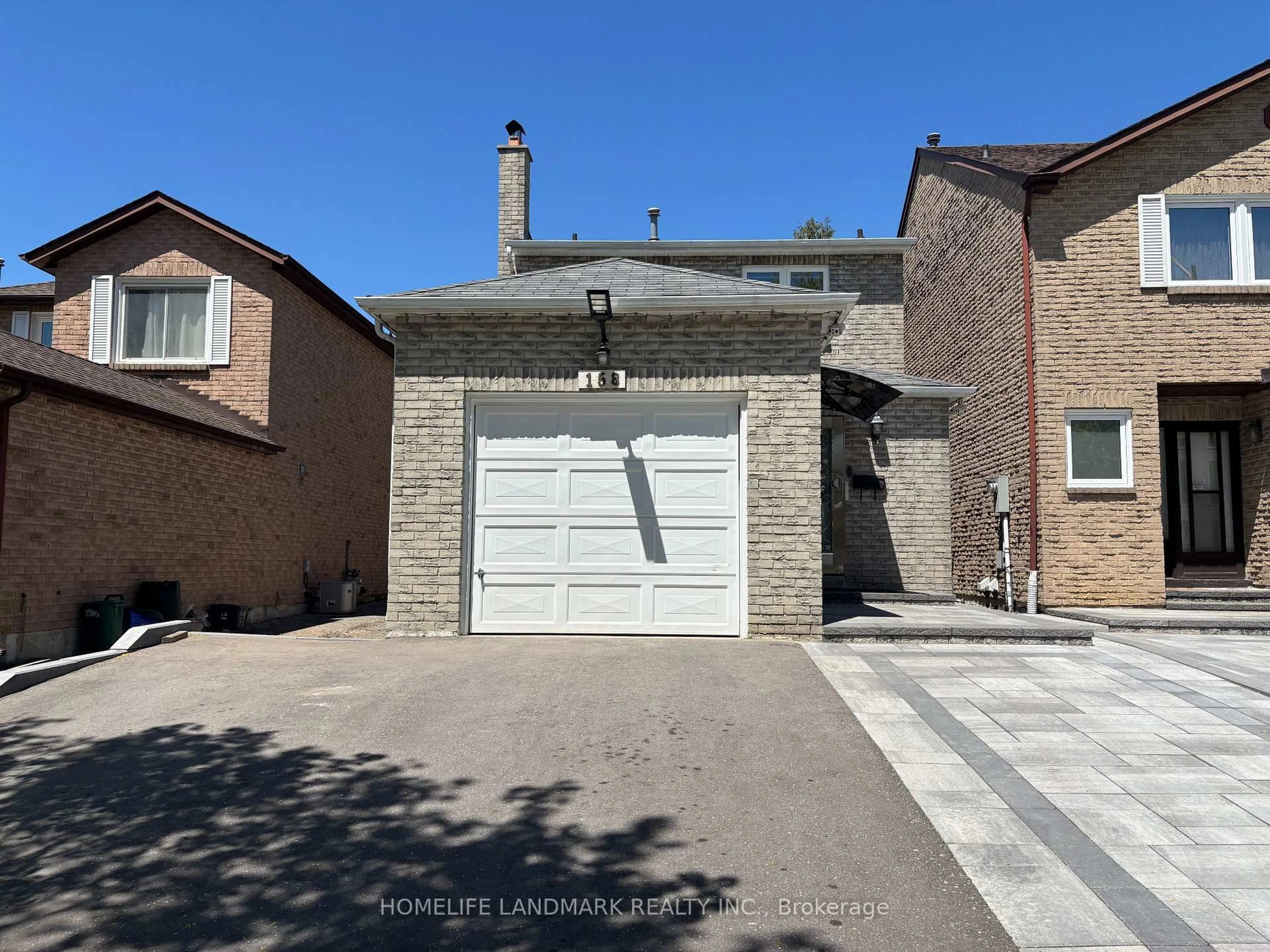 A pic from outside/outdoor area/front of a property/back of a property/a pic from drone, street for 158 Markville Rd, Markham Ontario L3R 4V6