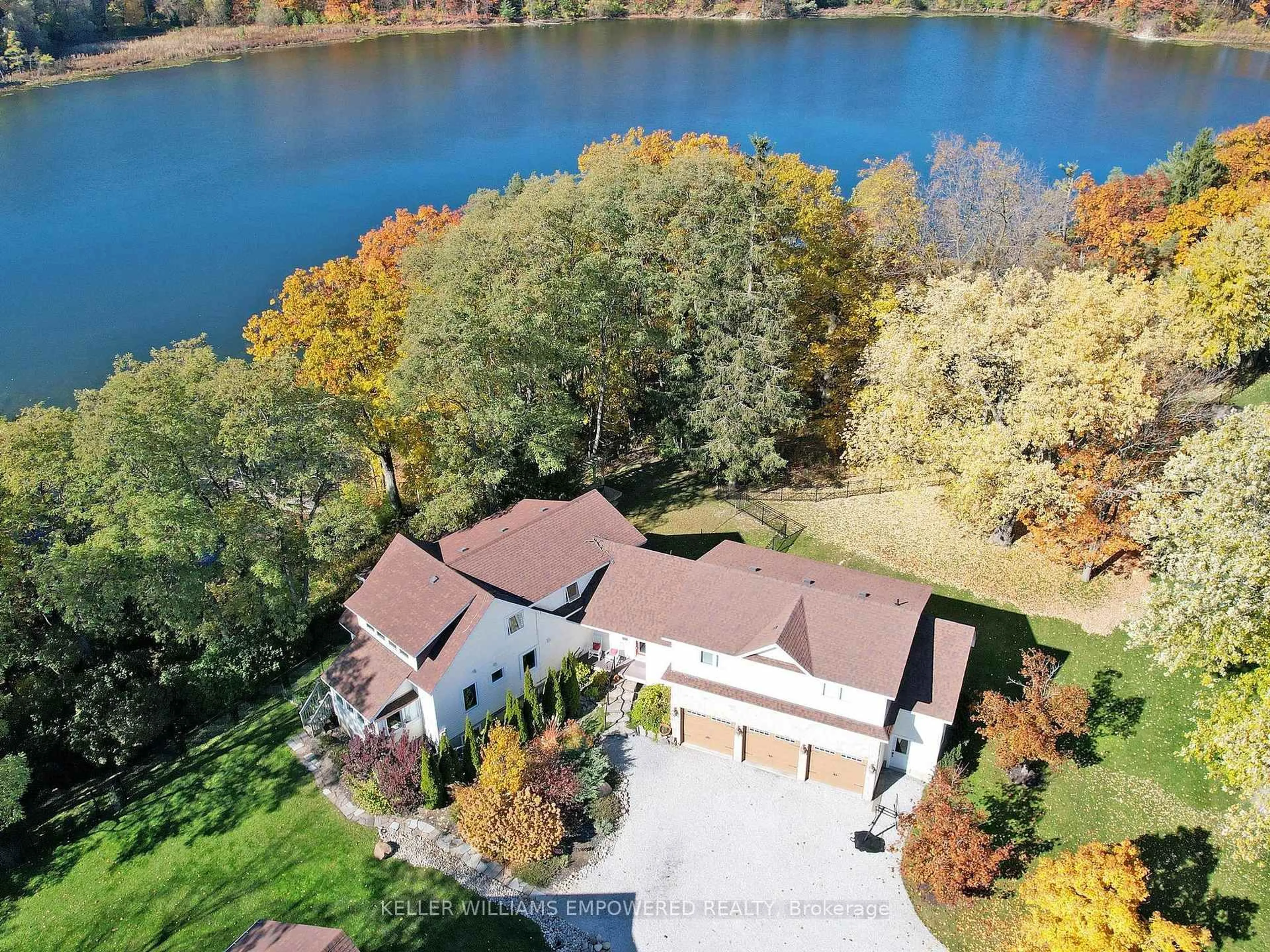 A pic from outside/outdoor area/front of a property/back of a property/a pic from drone, water/lake/river/ocean view for 6 and 8 Macleod Estate Crt, Richmond Hill Ontario L4E 0B1