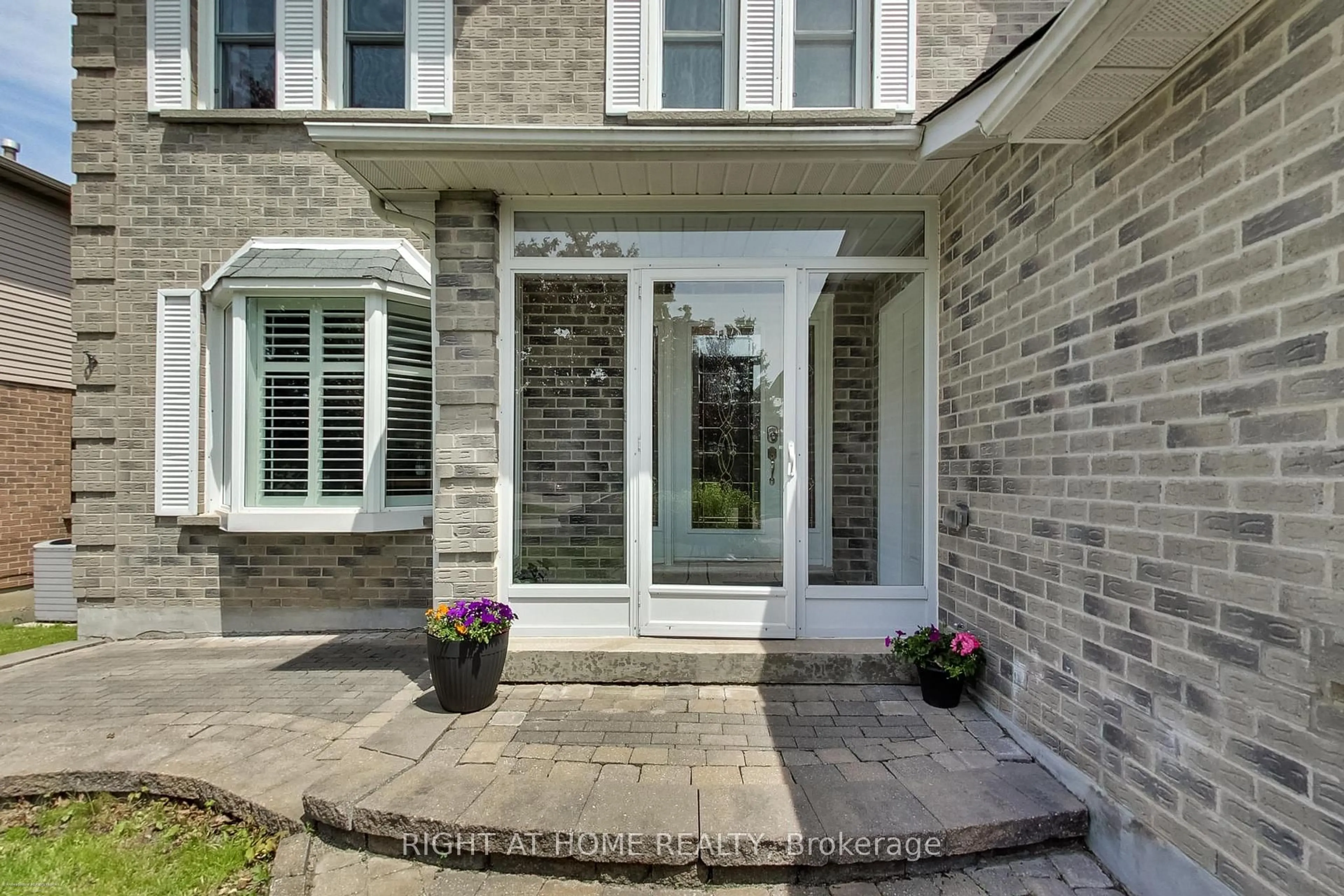 Unknown for 393 Vanden Bergh Blvd, Newmarket Ontario L3Y 7Z8