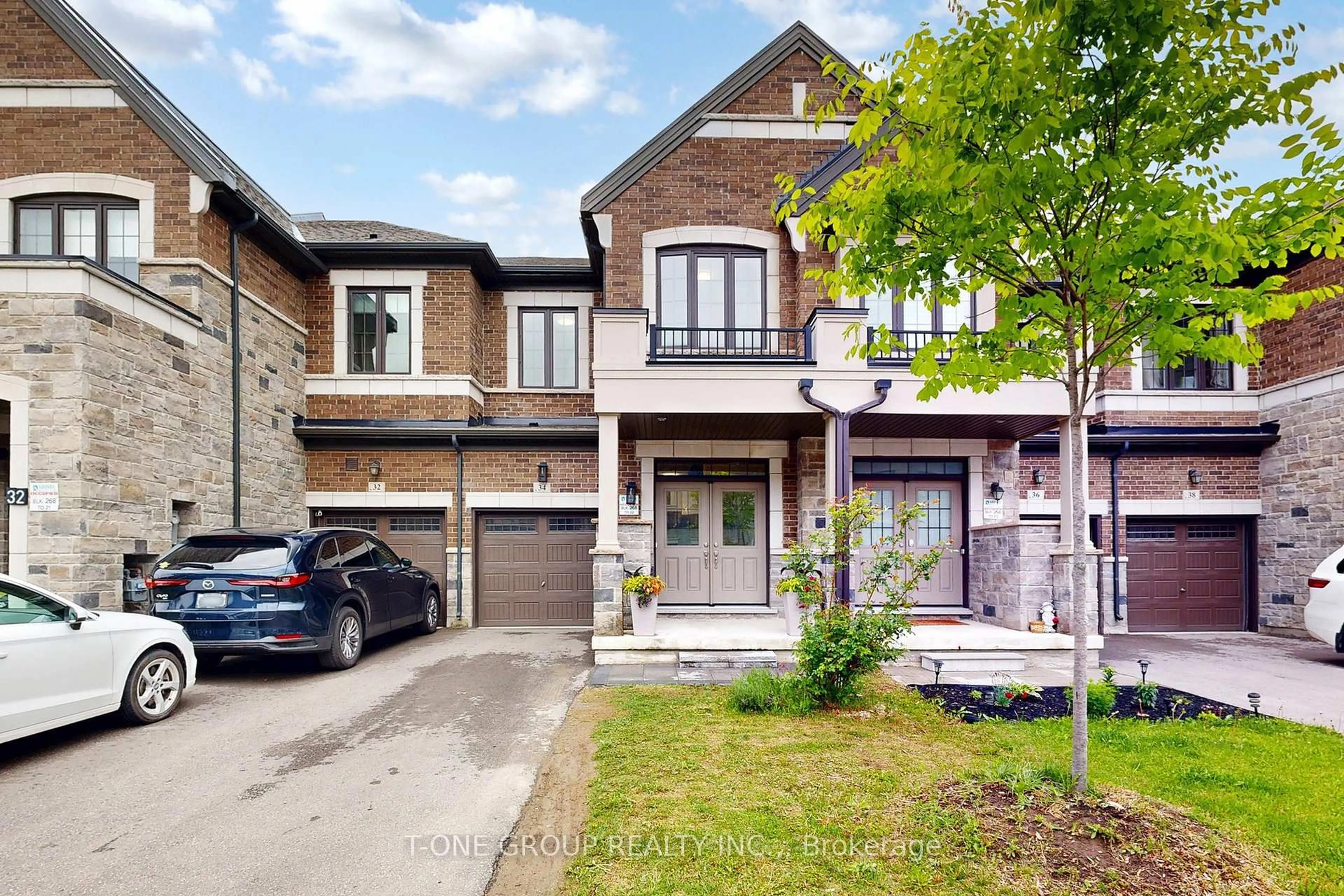 Home with brick exterior material, street for 34 Mallery St, Richmond Hill Ontario L4S 0H7