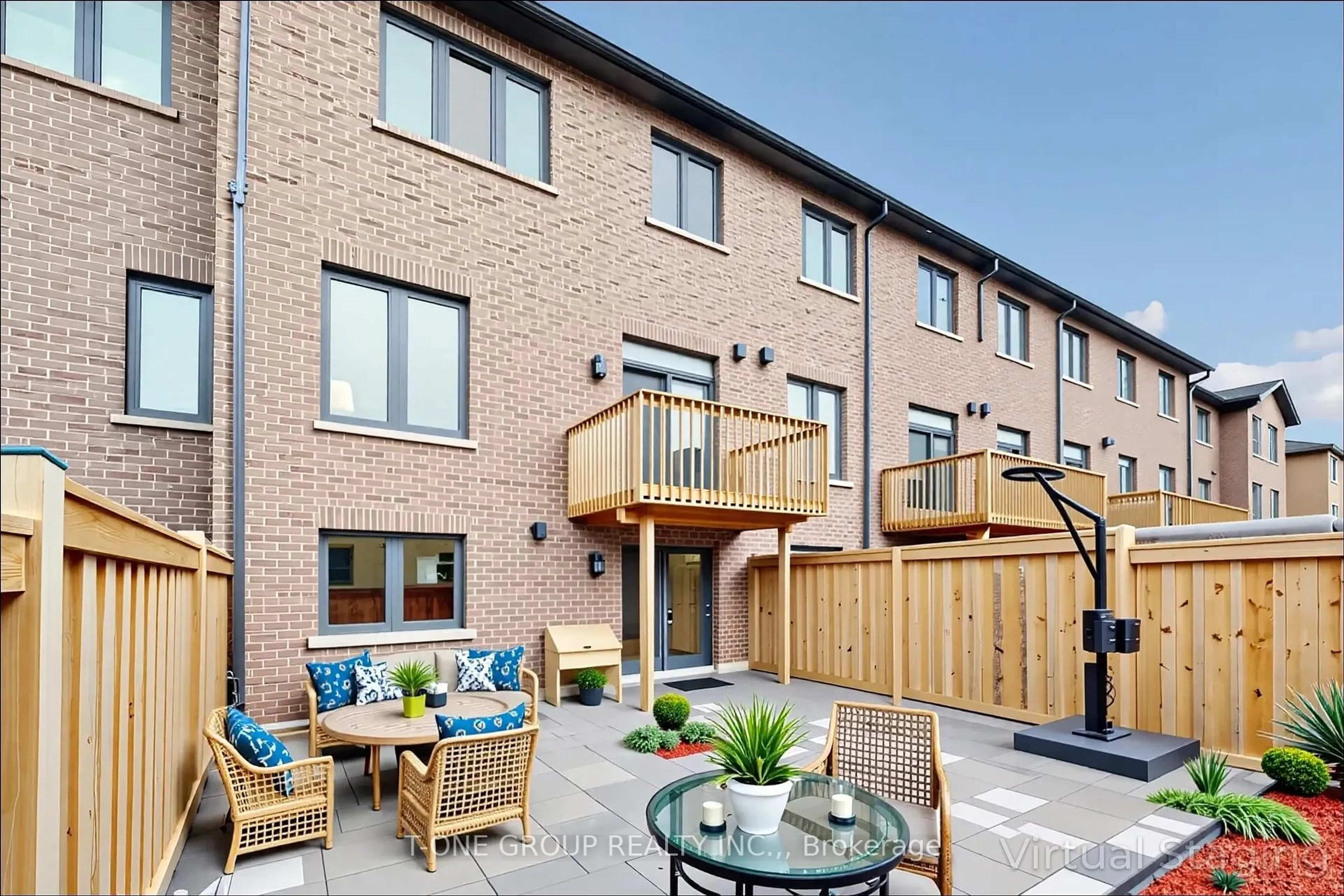 Patio, street for 34 Mallery St, Richmond Hill Ontario L4S 0H7