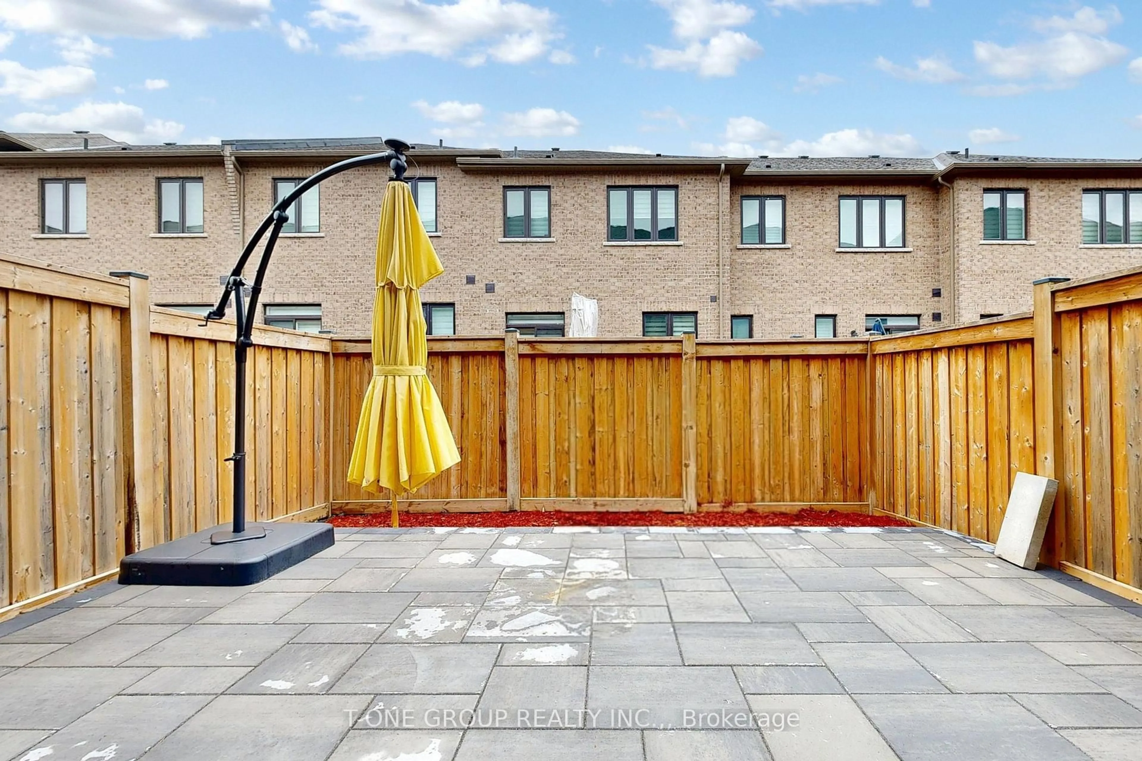 Patio, street for 34 Mallery St, Richmond Hill Ontario L4S 0H7