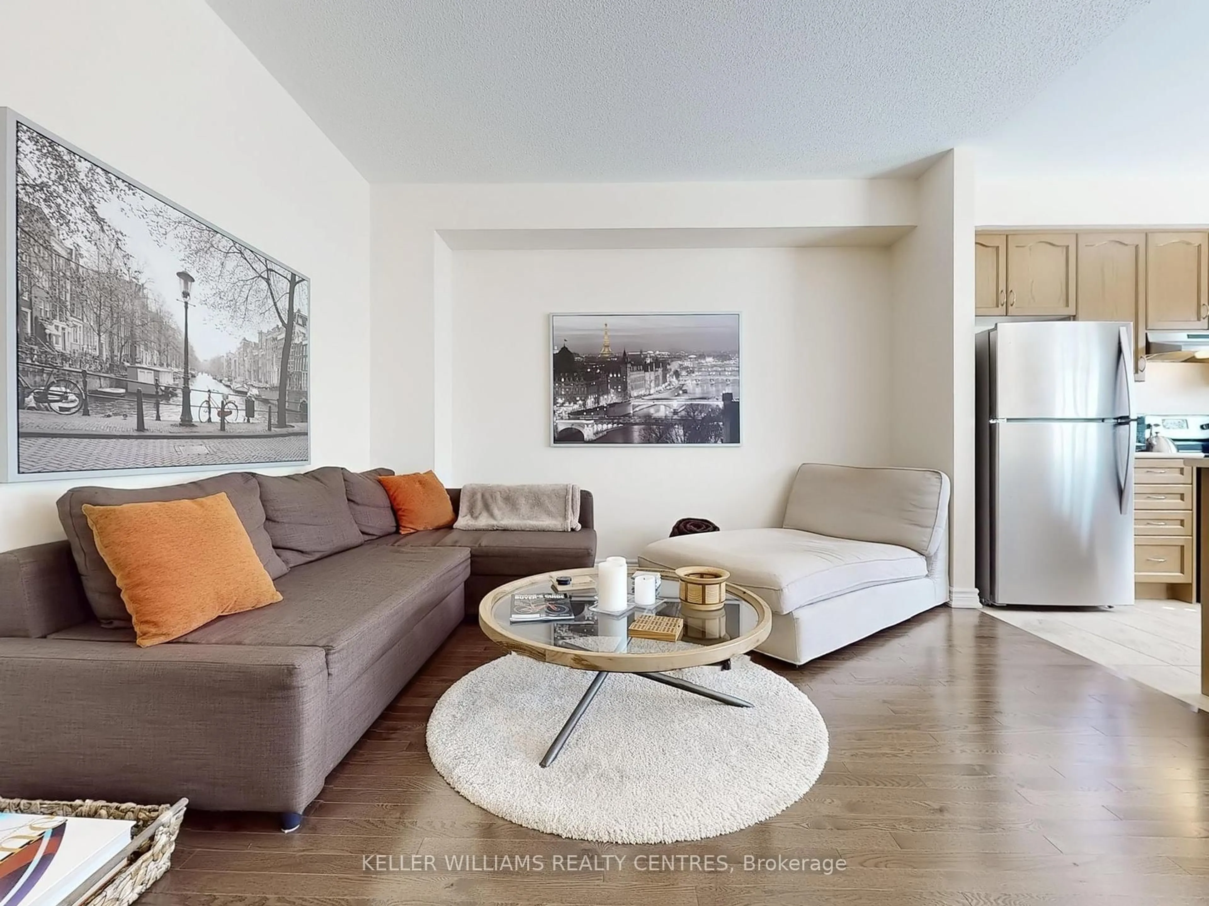 Living room with furniture, unknown for 1105 Stantin St, Innisfil Ontario L0L 1W0