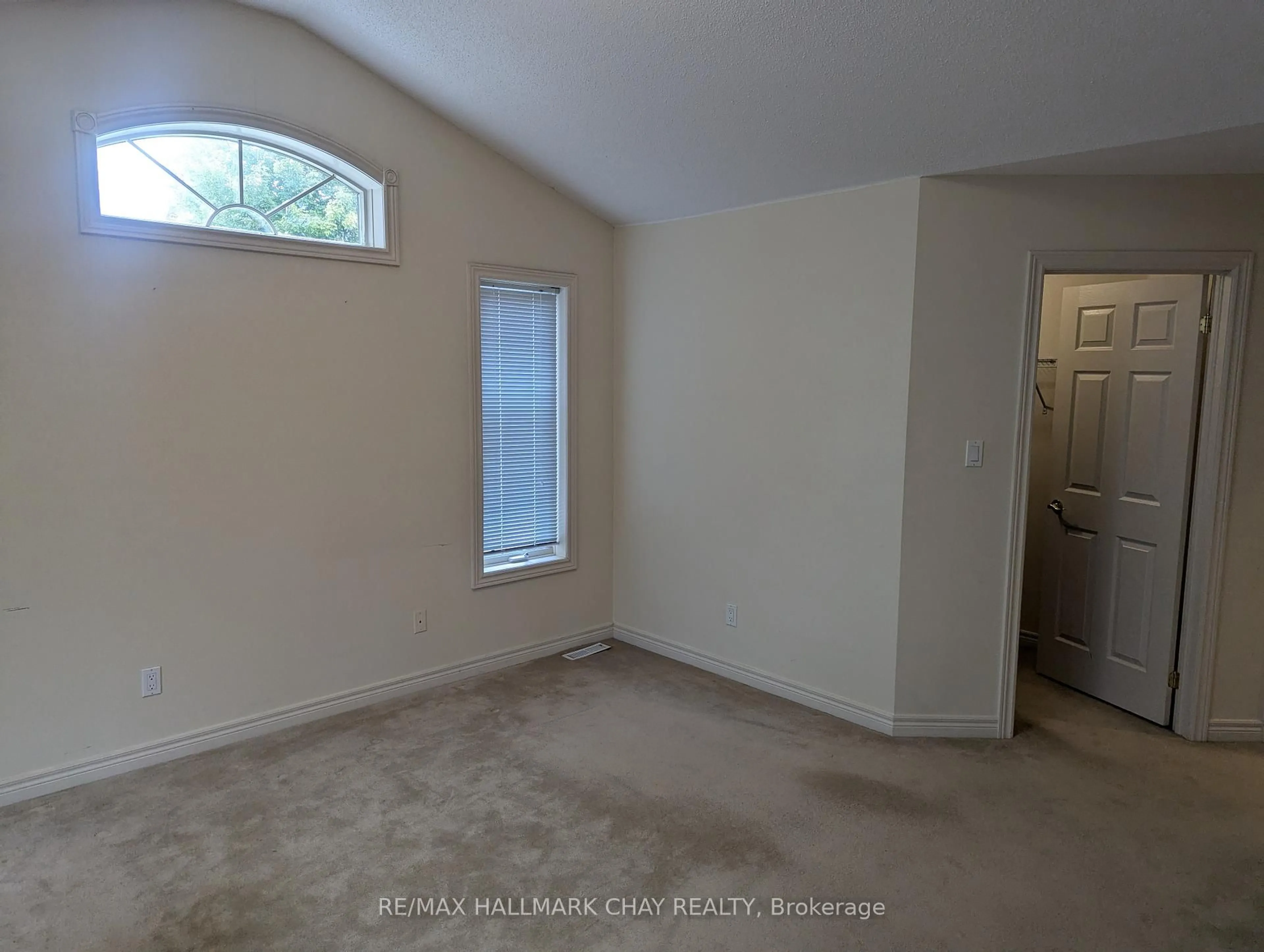 A pic of a room for 17 Artisan Lane, New Tecumseth Ontario L9R 2E3
