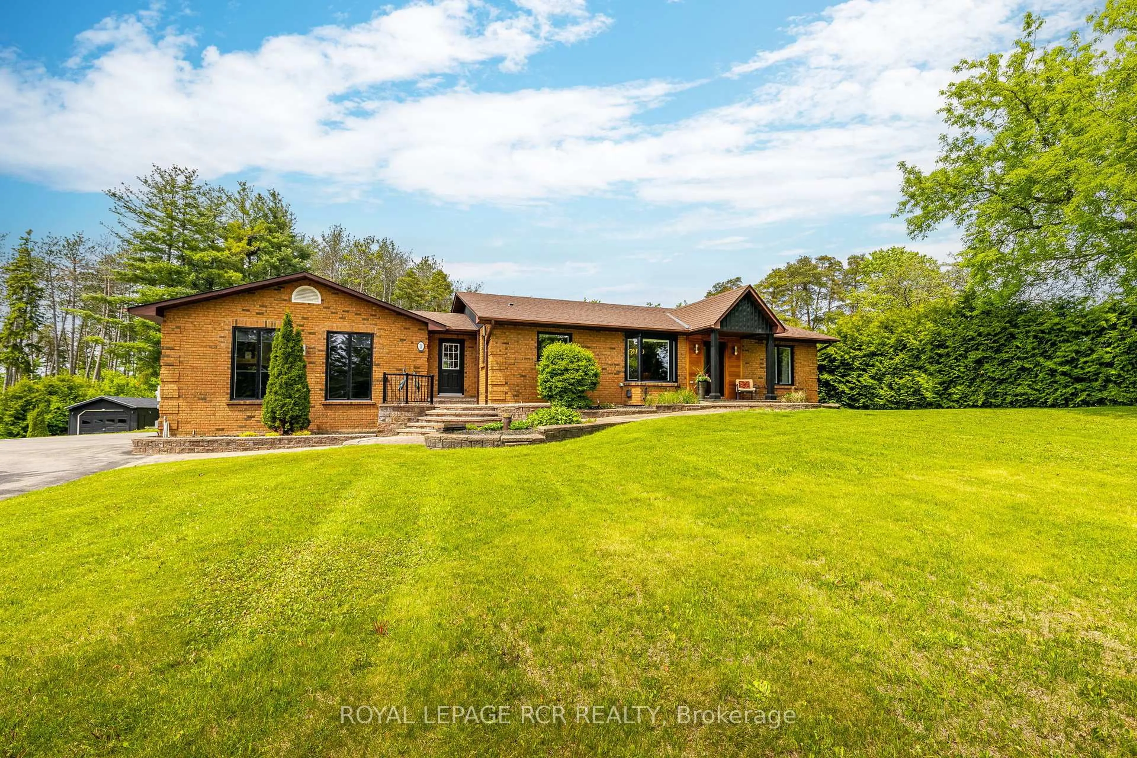 A pic from outside/outdoor area/front of a property/back of a property/a pic from drone, water/lake/river/ocean view for 1 Lormik Dr, Uxbridge Ontario L9P 1R9