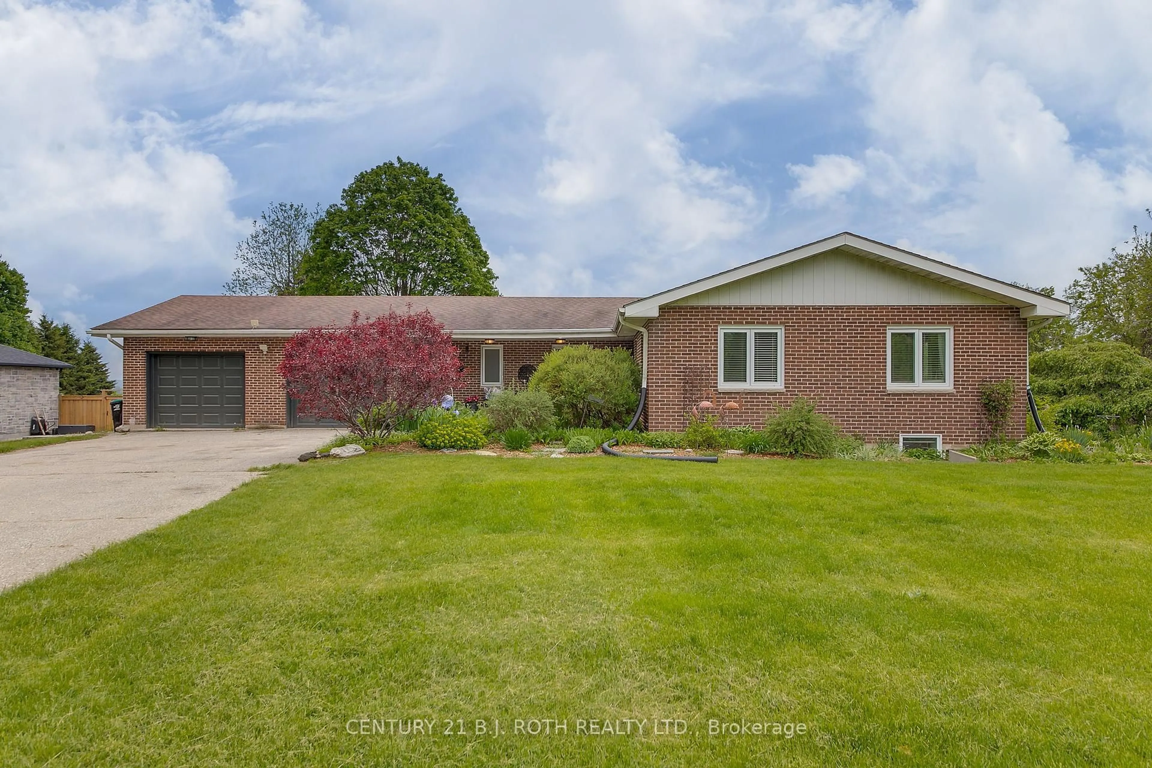 A pic from outside/outdoor area/front of a property/back of a property/a pic from drone, street for 6495 13th Line, New Tecumseth Ontario L9R 1V4