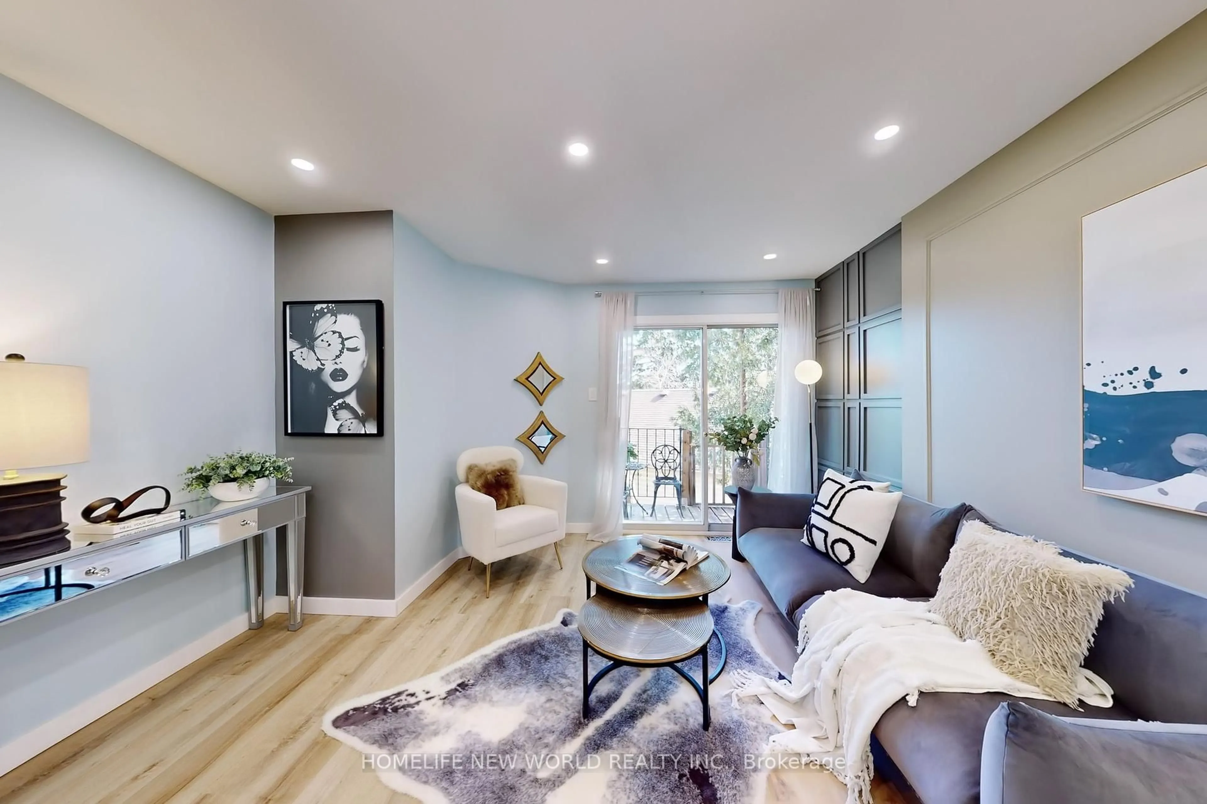 Living room with furniture, unknown for 285 Lorne Ave, Newmarket Ontario L3Y 4K6