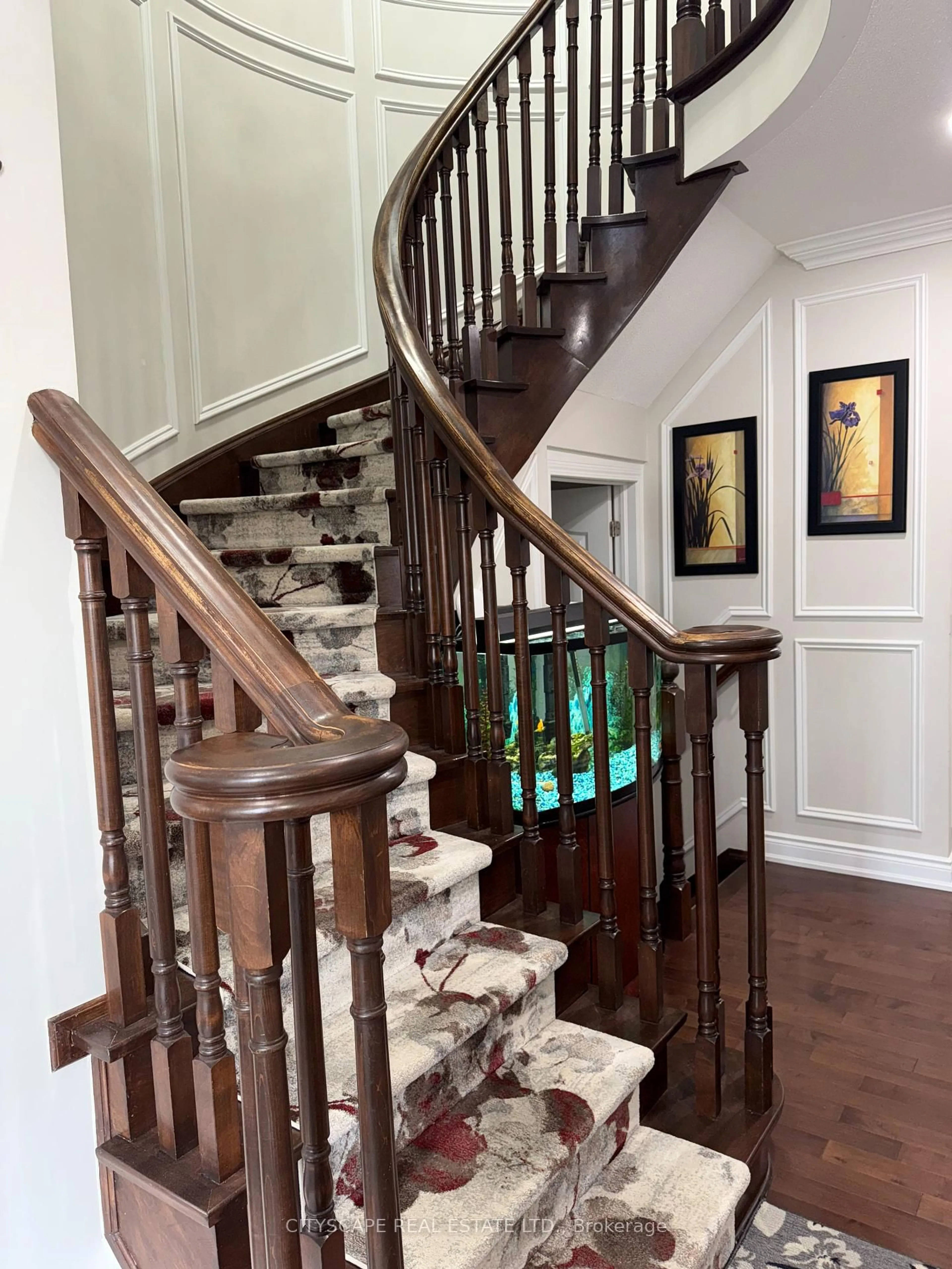 Stairs for 77 Bulmer Cres, Newmarket Ontario L3X 3K1