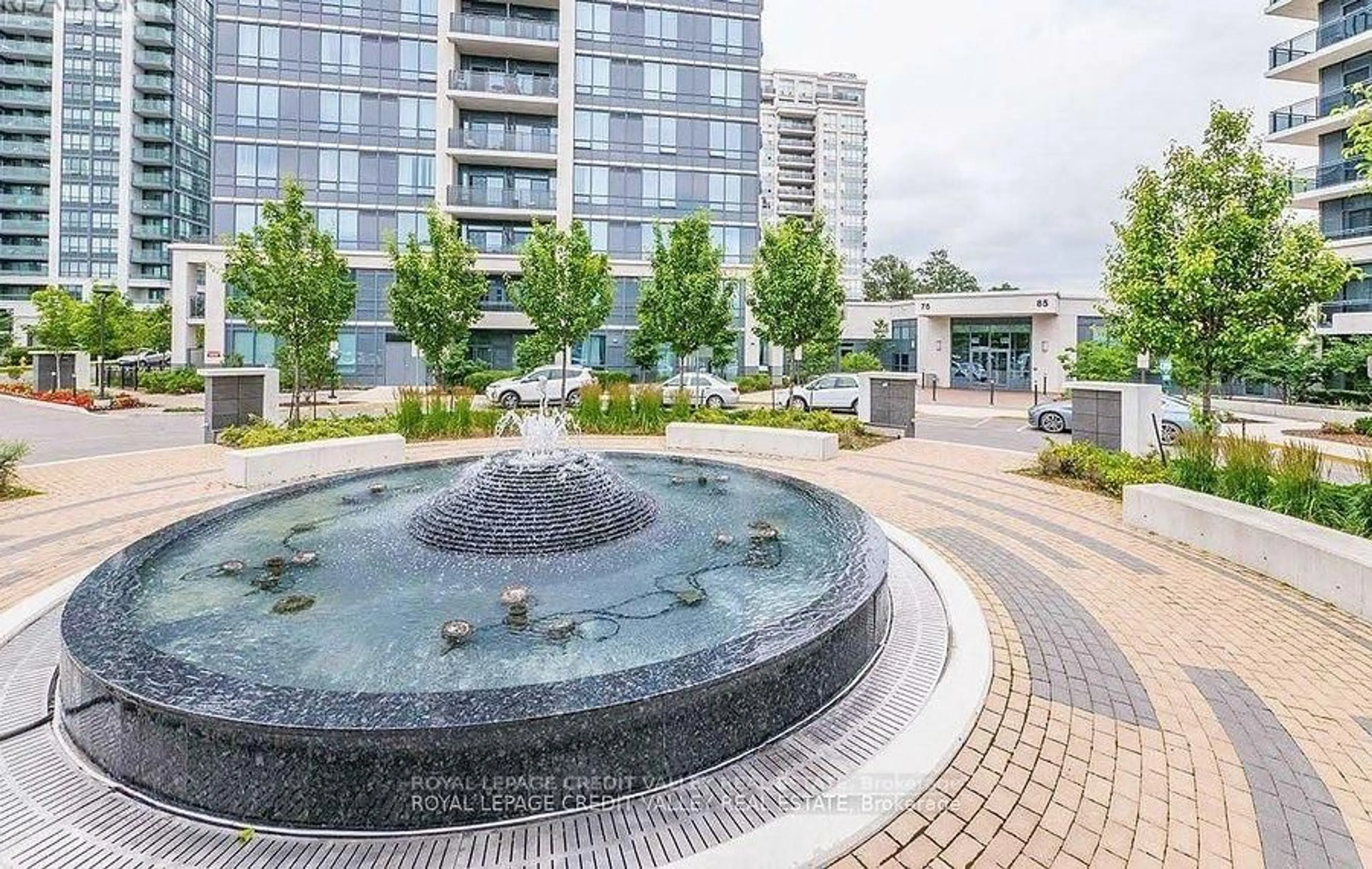 Patio, street for 75 North Park Rd #409, Vaughan Ontario L4J 0H8