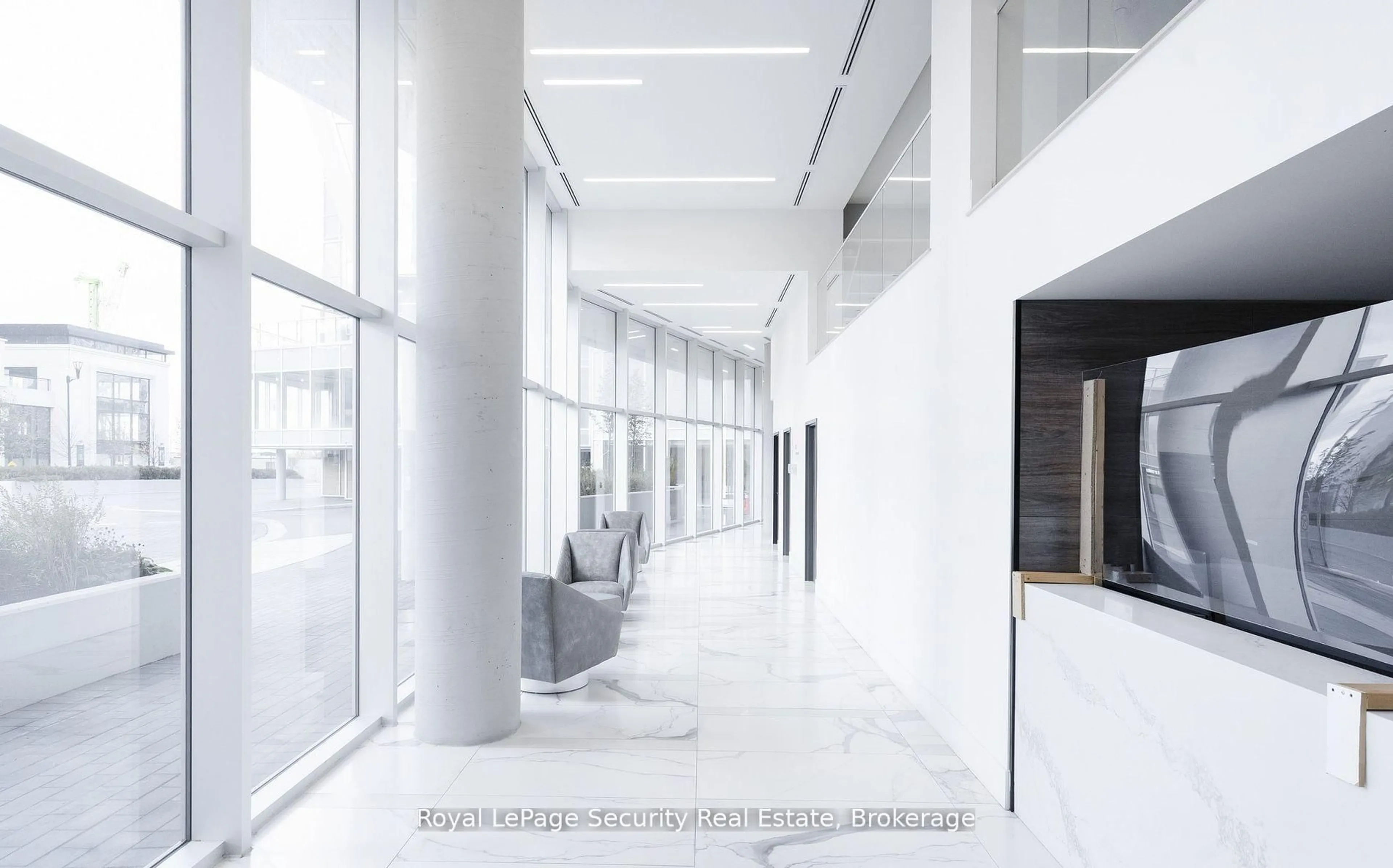 Indoor foyer for 2916 Highway 7 Rd #315, Vaughan Ontario N5A 6S5