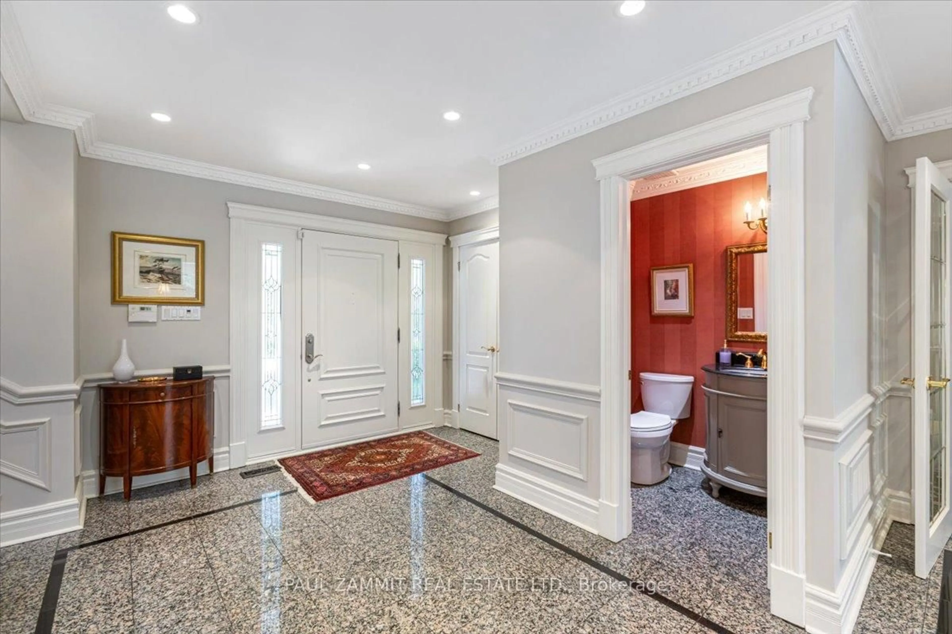 Indoor foyer for 28 Thornlea Rd, Markham Ontario L3T 1X3