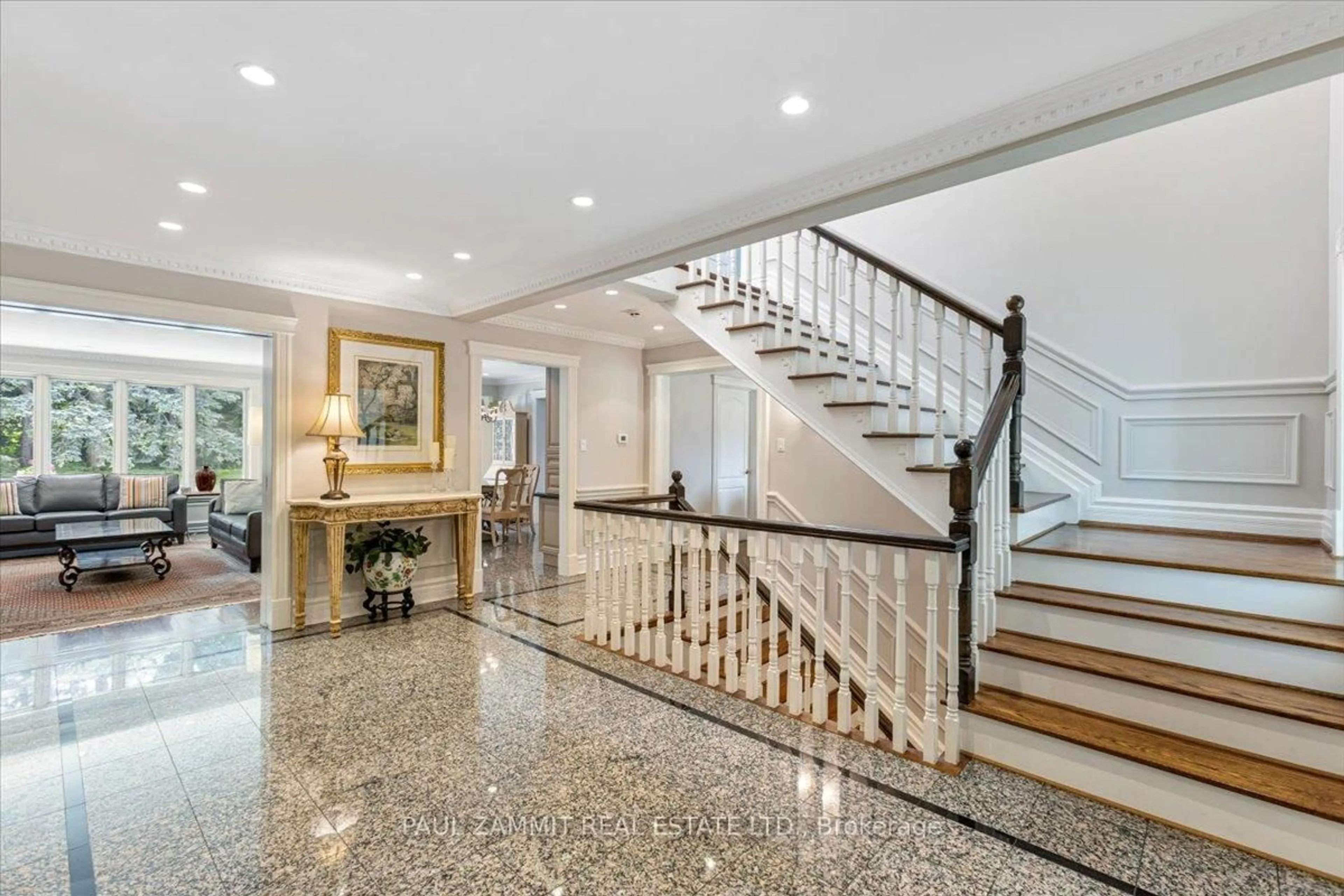 Indoor foyer for 28 Thornlea Rd, Markham Ontario L3T 1X3