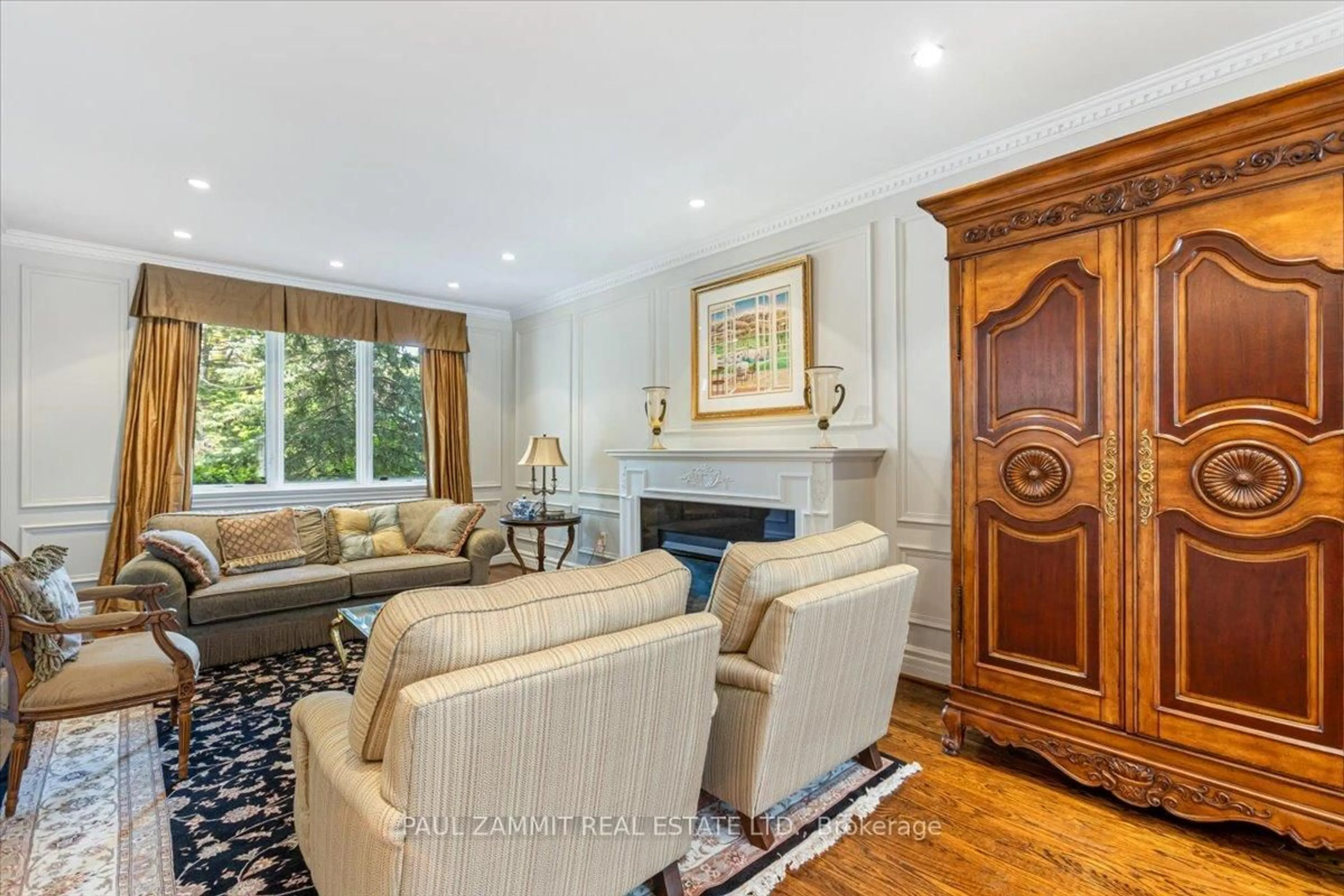 Living room with furniture, unknown for 28 Thornlea Rd, Markham Ontario L3T 1X3
