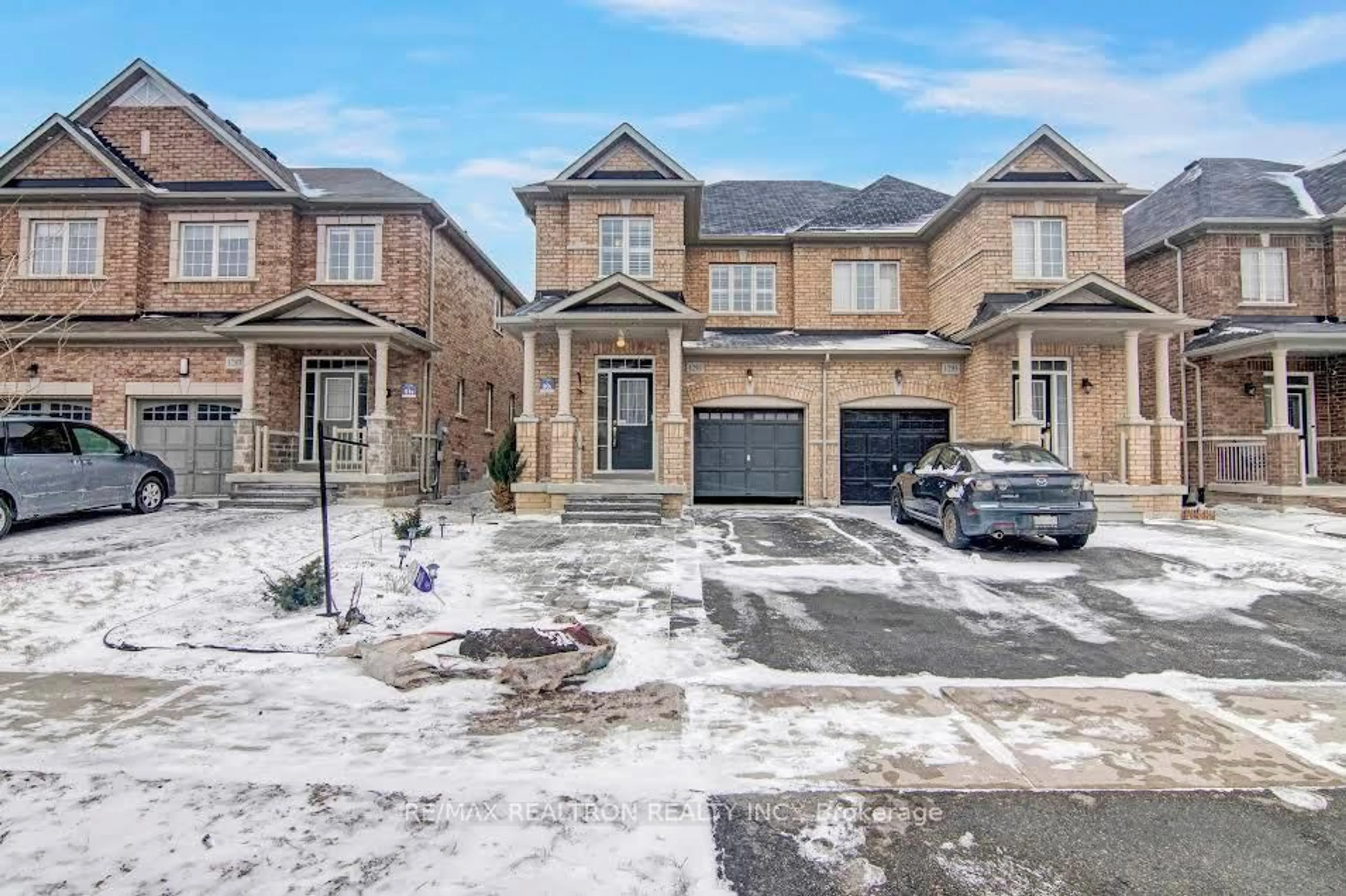 Home with brick exterior material, street for 1291 Blencowe Cres, Newmarket Ontario L3X 0C3
