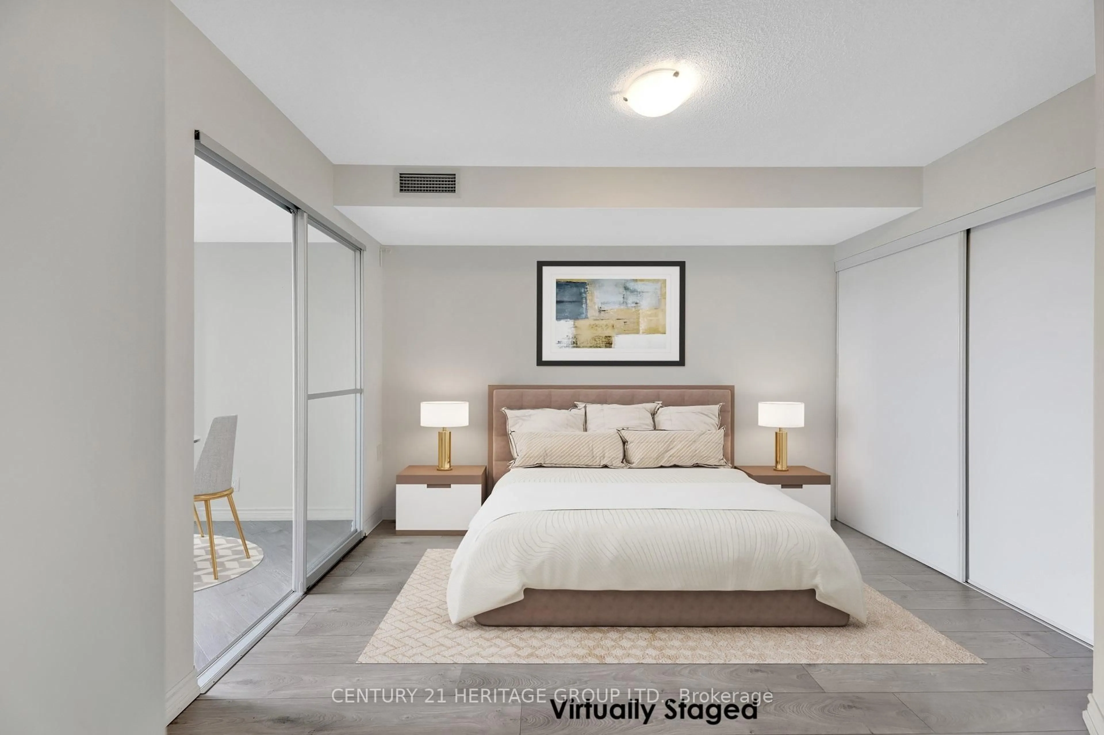 Bedroom with bed, floor is not visible for 18 Harding Blvd #514, Richmond Hill Ontario L4C 0T3