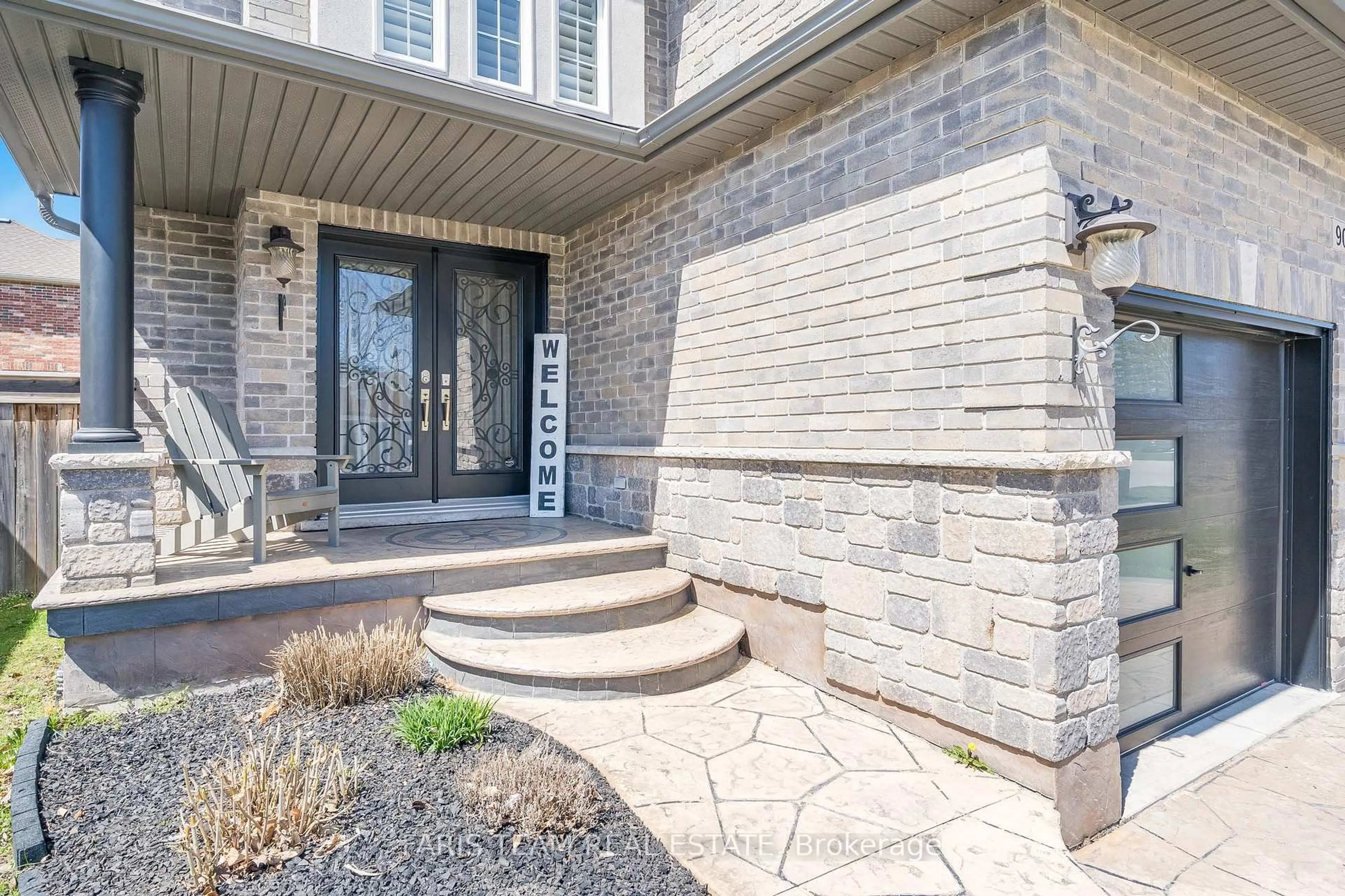 Unknown for 907 Booth Ave, Innisfil Ontario L9S 0A6