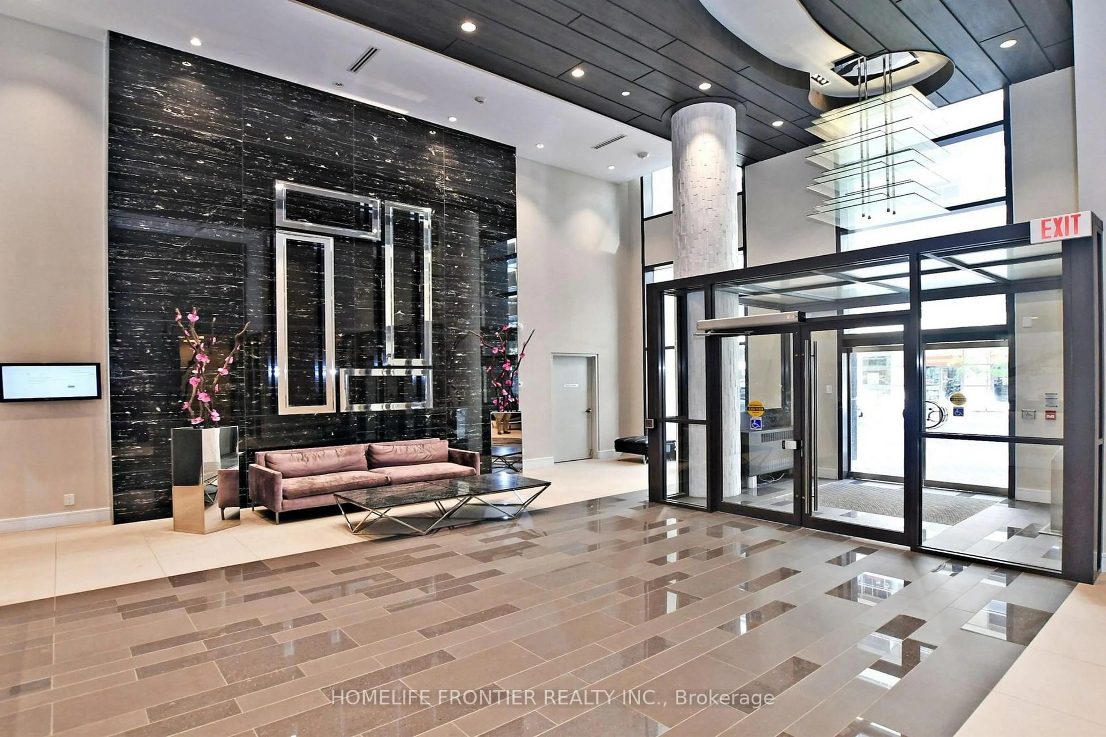 Lobby for 9201 Yonge St #807, Richmond Hill Ontario L4C 6Z2