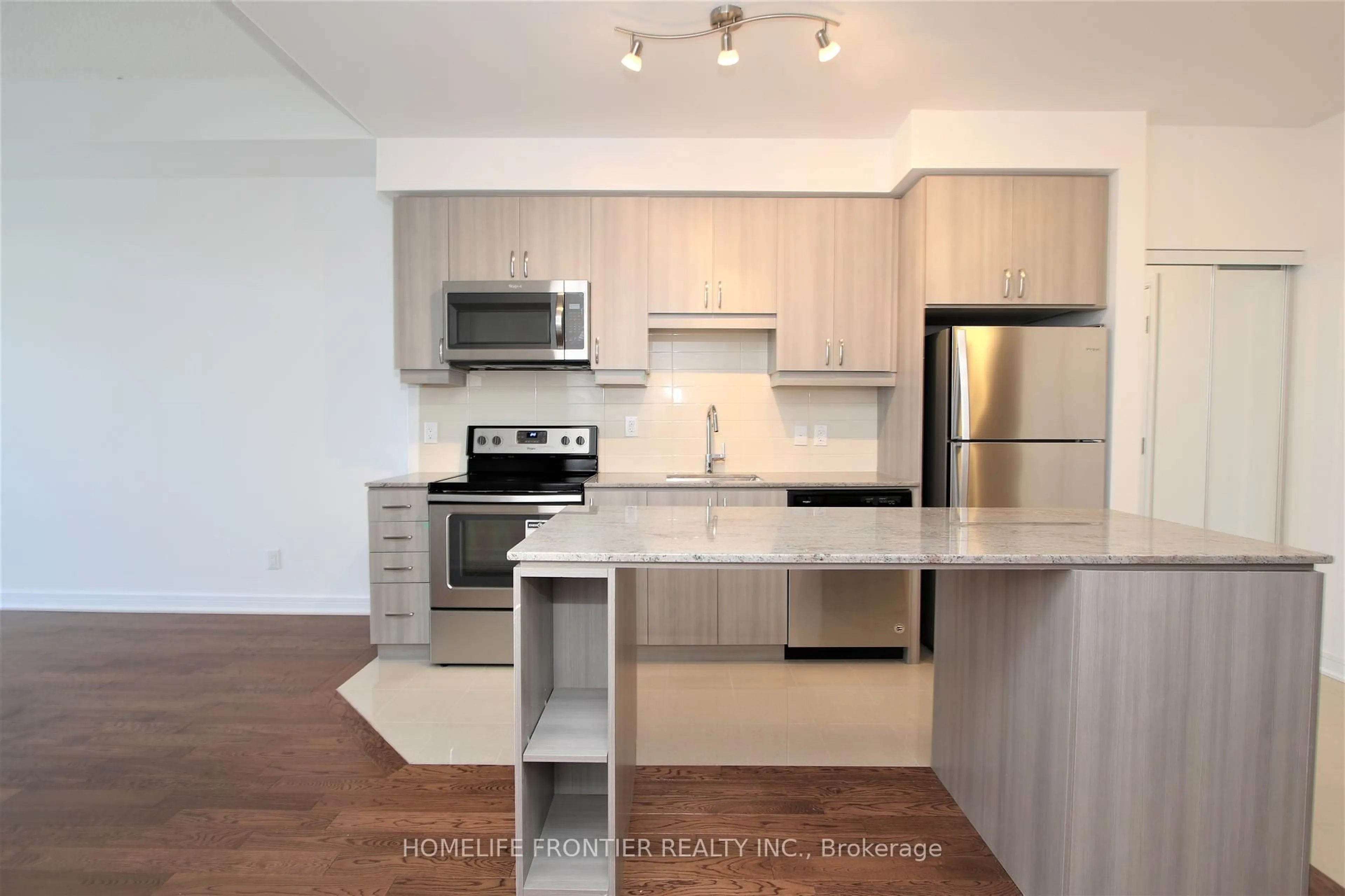Standard kitchen, unknown for 9201 Yonge St #807, Richmond Hill Ontario L4C 6Z2