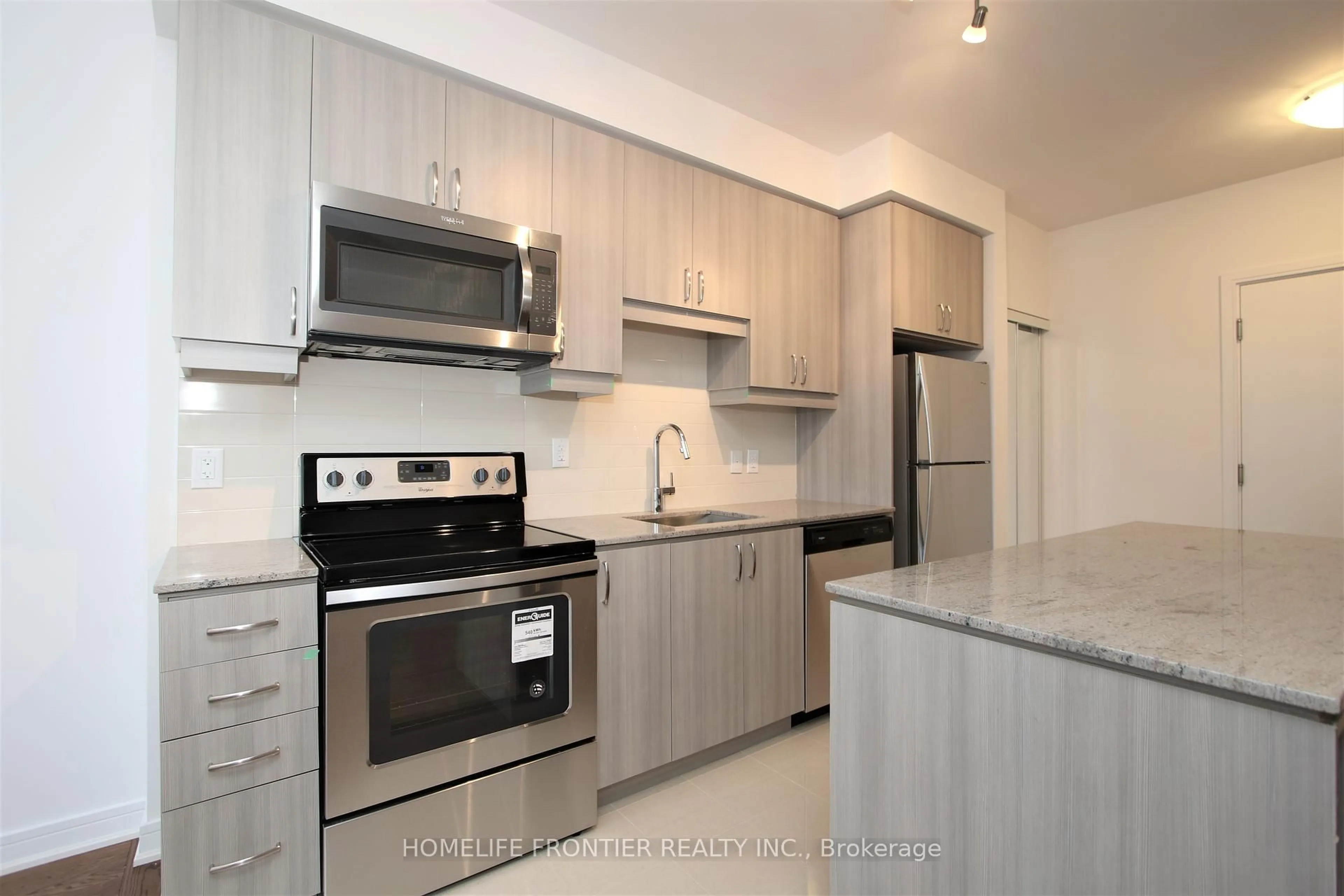 Standard kitchen, unknown for 9201 Yonge St #807, Richmond Hill Ontario L4C 6Z2
