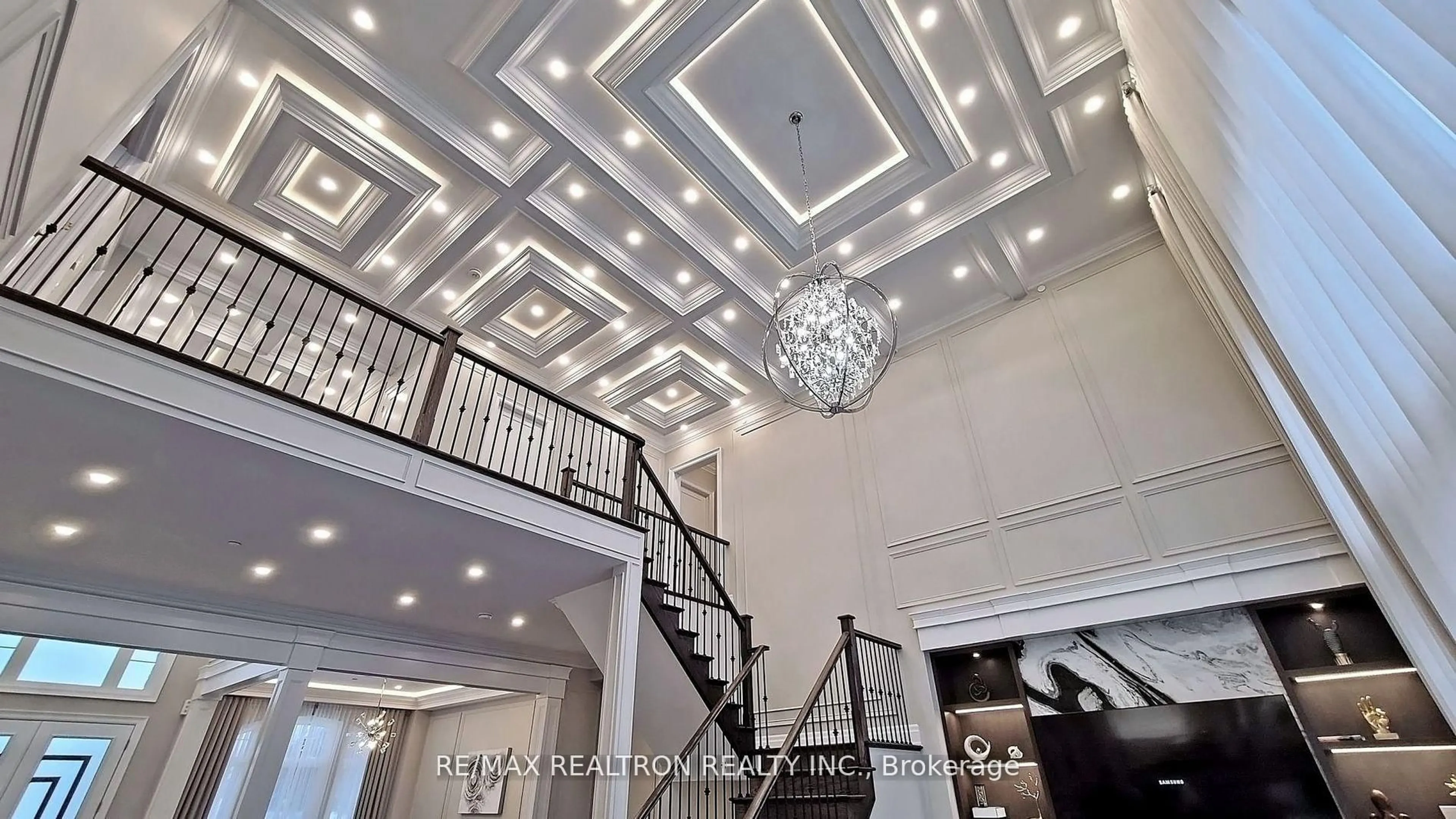Indoor foyer for 79 Green Gables Cres, Whitchurch-Stouffville Ontario L4A 4R4