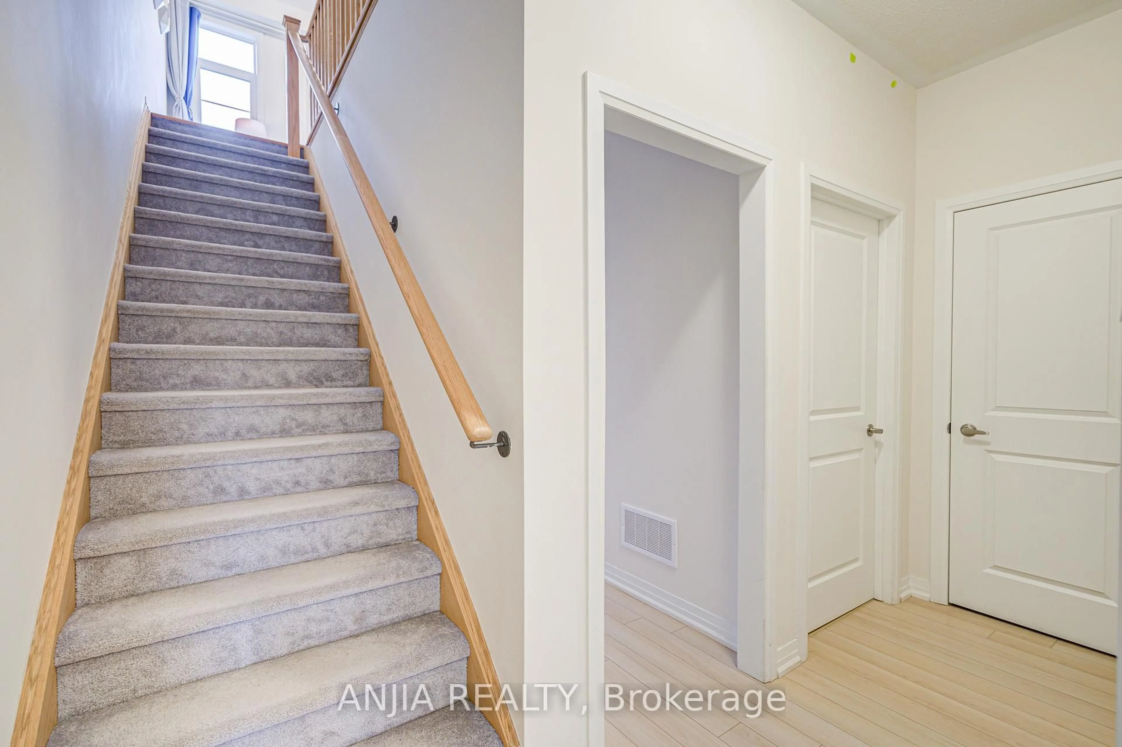 Unknown for 3 Carneros Way, Markham Ontario L6B 1R2