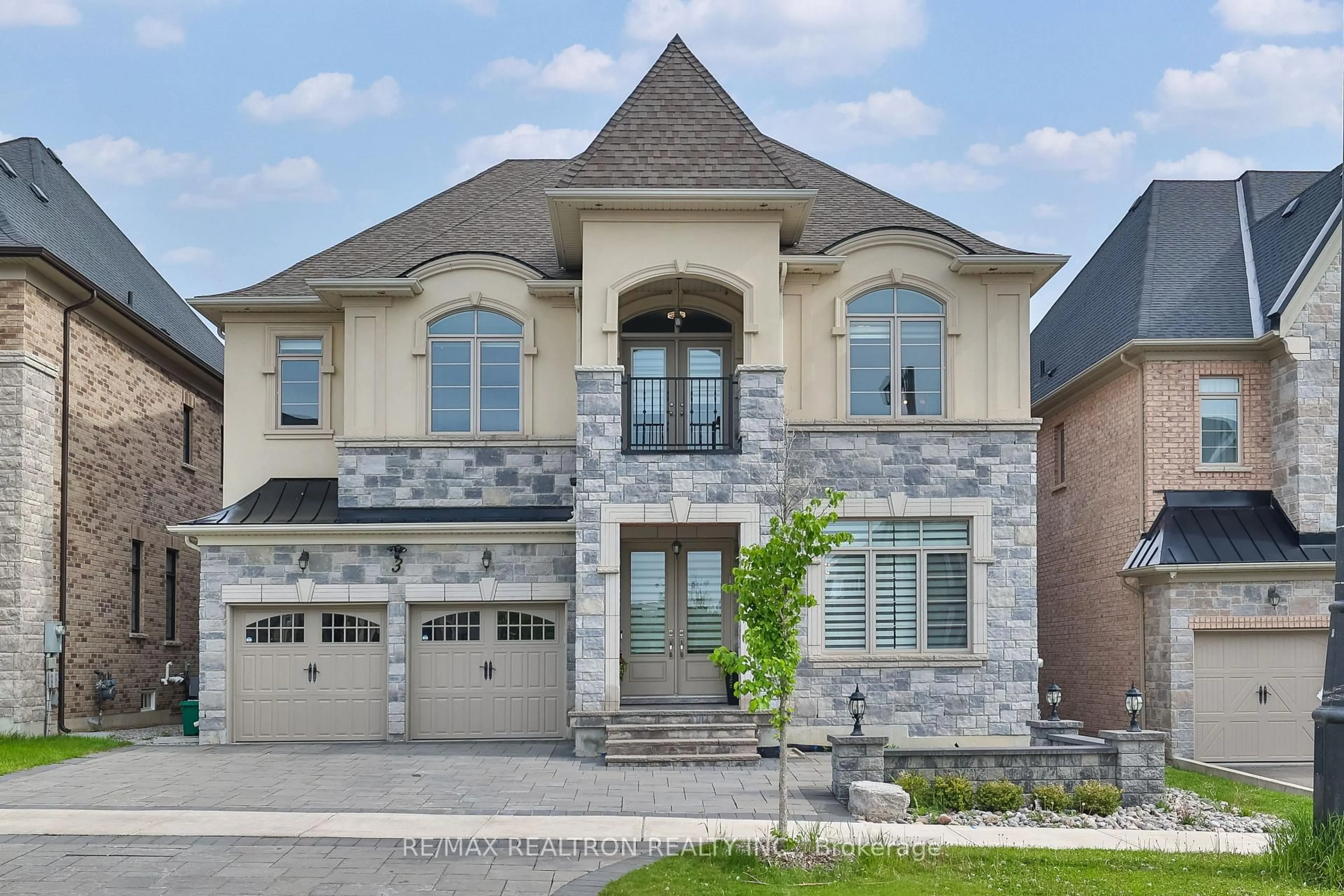Home with brick exterior material, street for 3 Redelmeier Crt, Vaughan Ontario L6A 4Y8