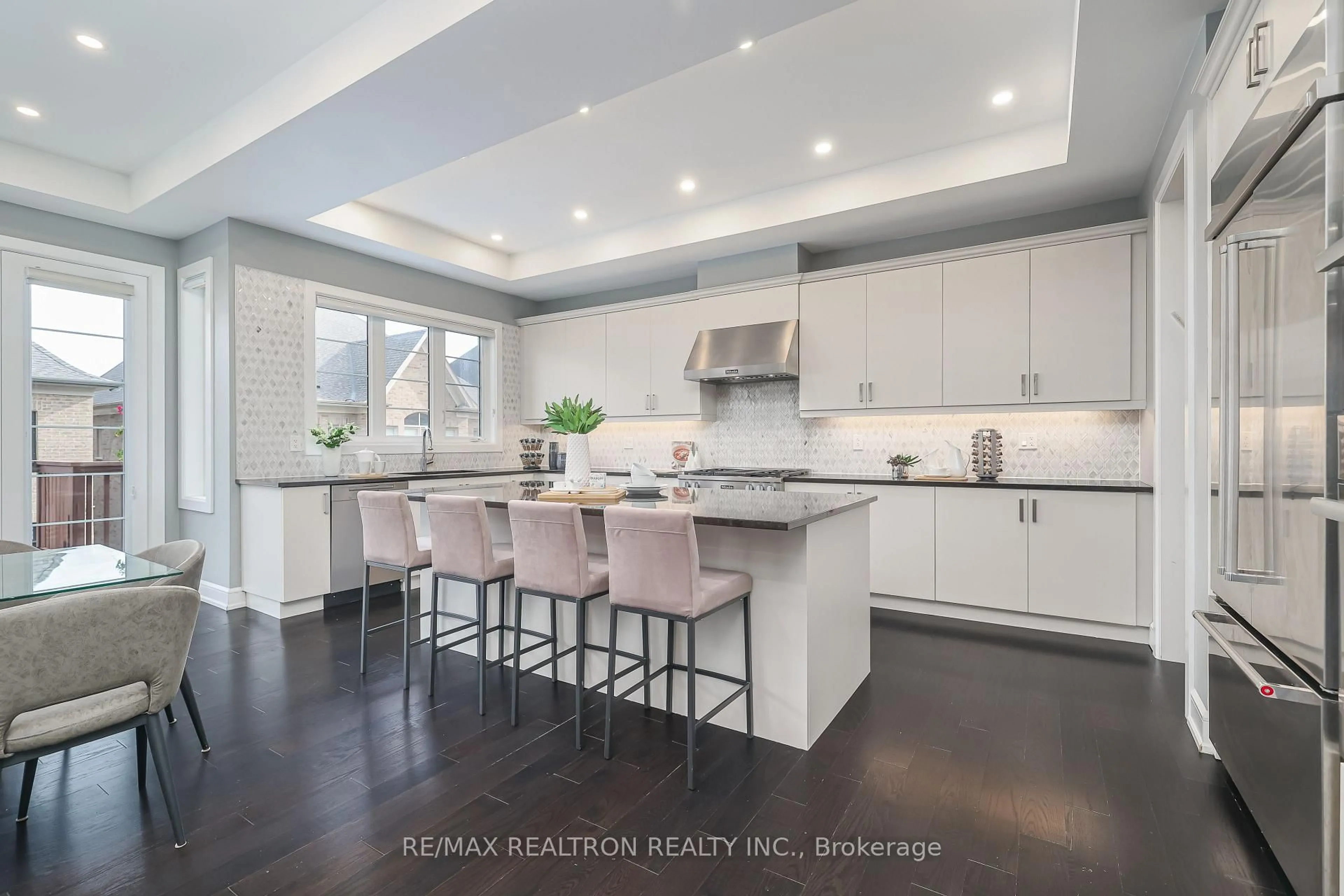 Contemporary kitchen, ceramic/tile floor for 3 Redelmeier Crt, Vaughan Ontario L6A 4Y8
