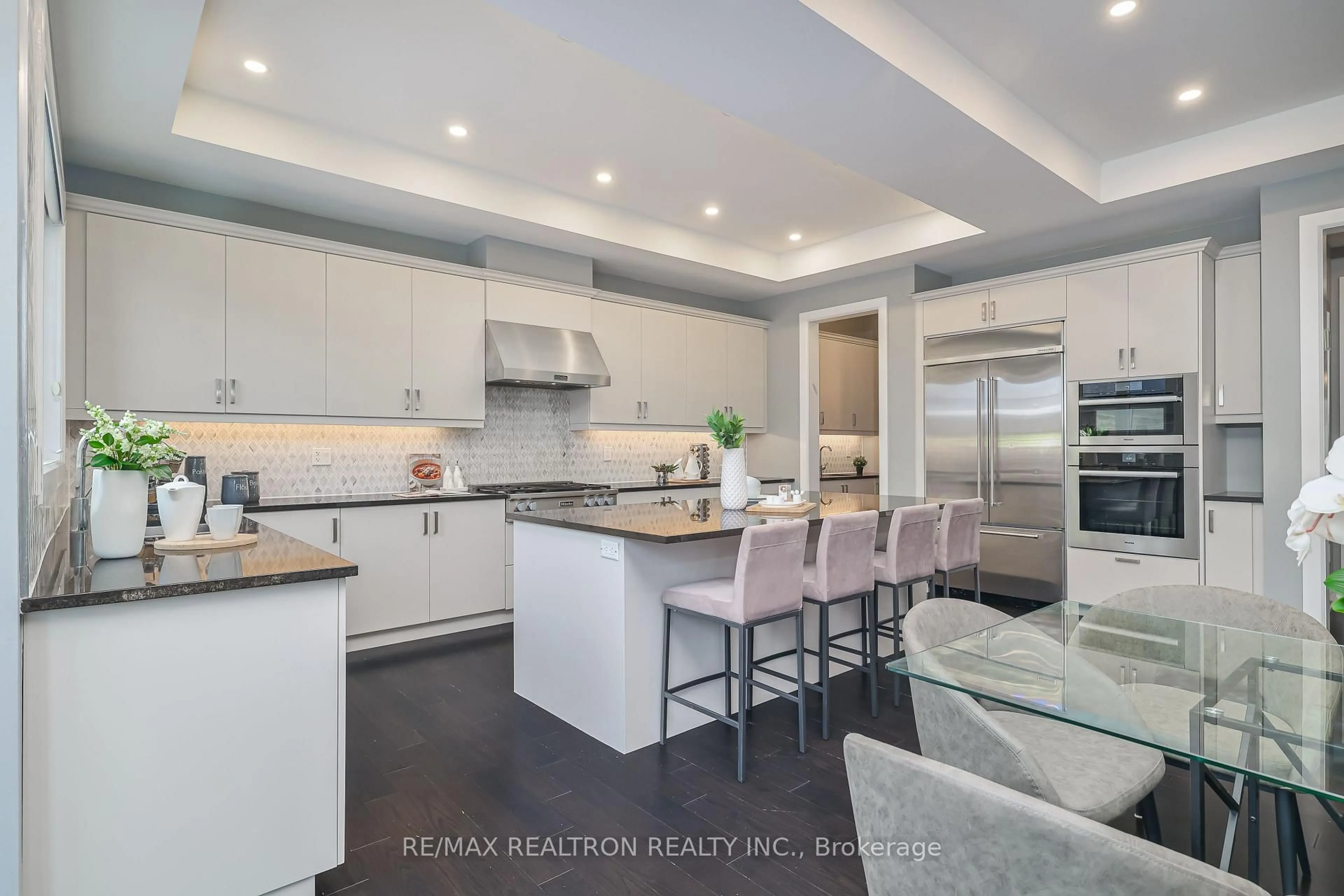 Contemporary kitchen, ceramic/tile floor for 3 Redelmeier Crt, Vaughan Ontario L6A 4Y8