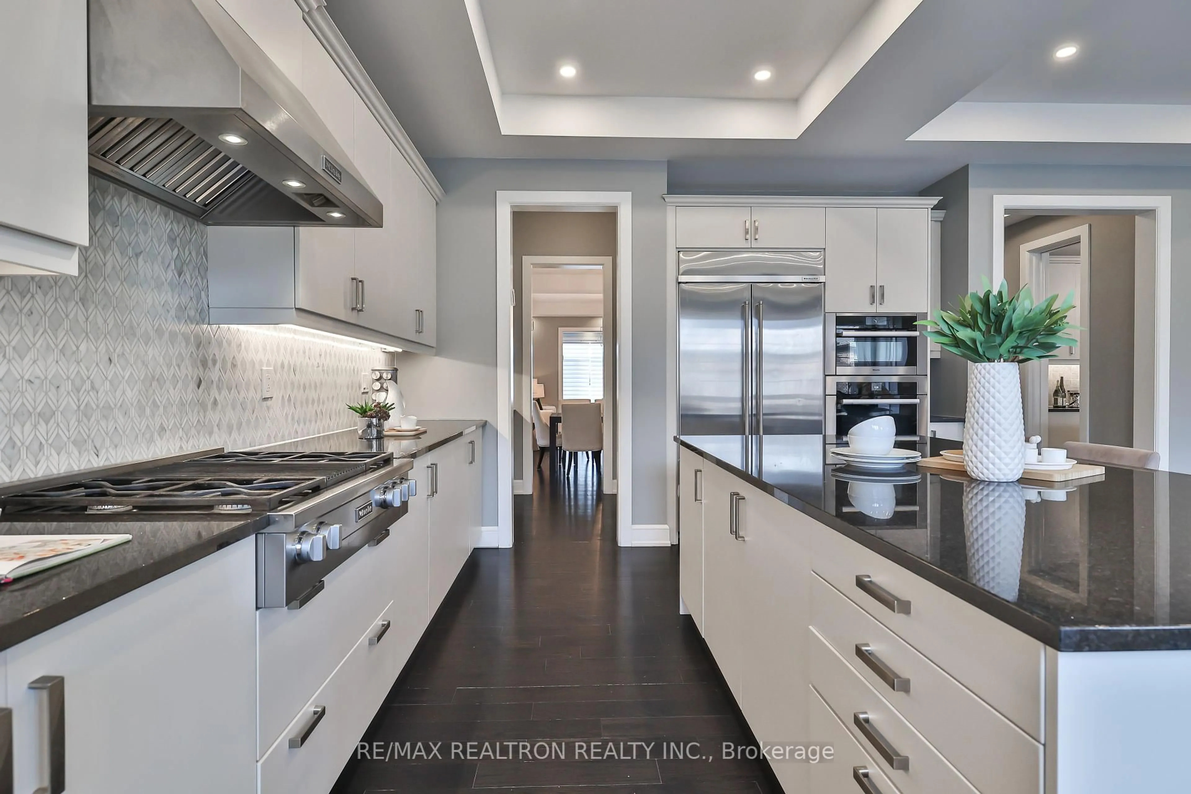 Contemporary kitchen, ceramic/tile floor for 3 Redelmeier Crt, Vaughan Ontario L6A 4Y8