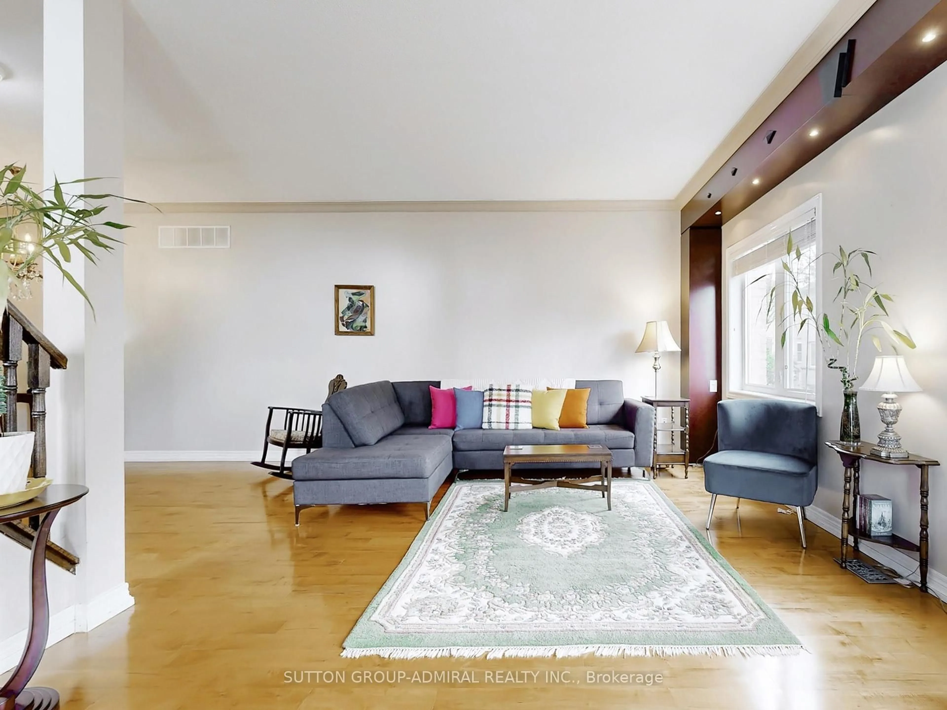 Living room with furniture, unknown for 10719 Bathurst St, Richmond Hill Ontario L4C 0N3