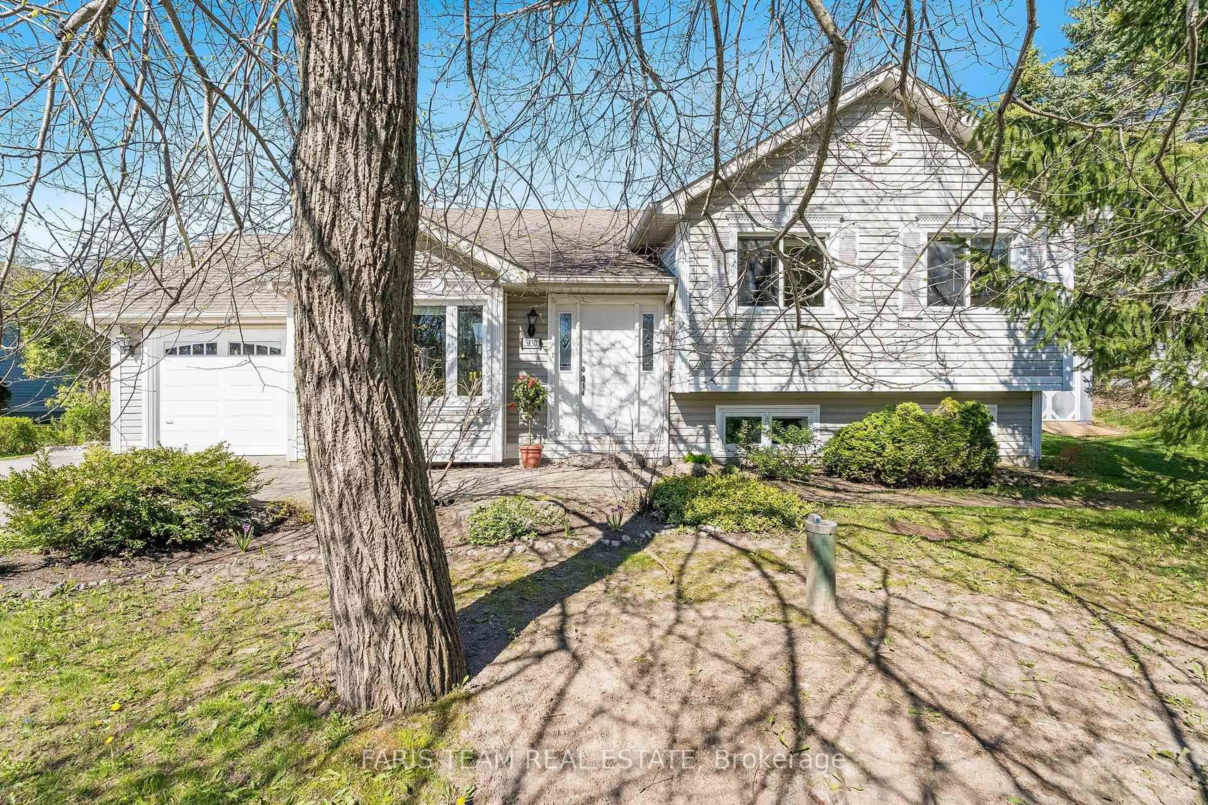 Home with vinyl exterior material, street for 3830 East St, Innisfil Ontario L9S 2L9