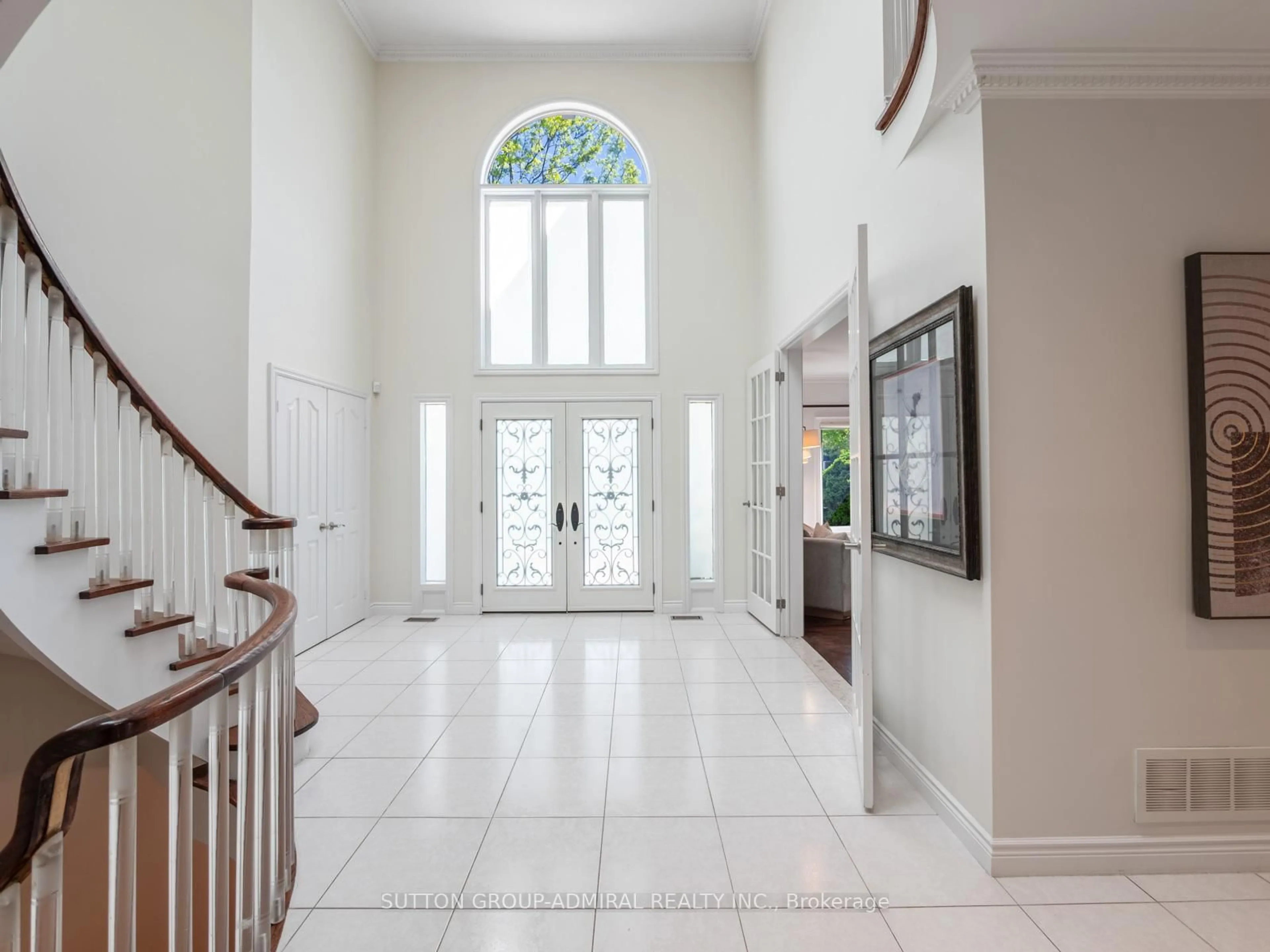 Indoor foyer for 437 Beverly Glen Blvd, Vaughan Ontario L4J 7S2