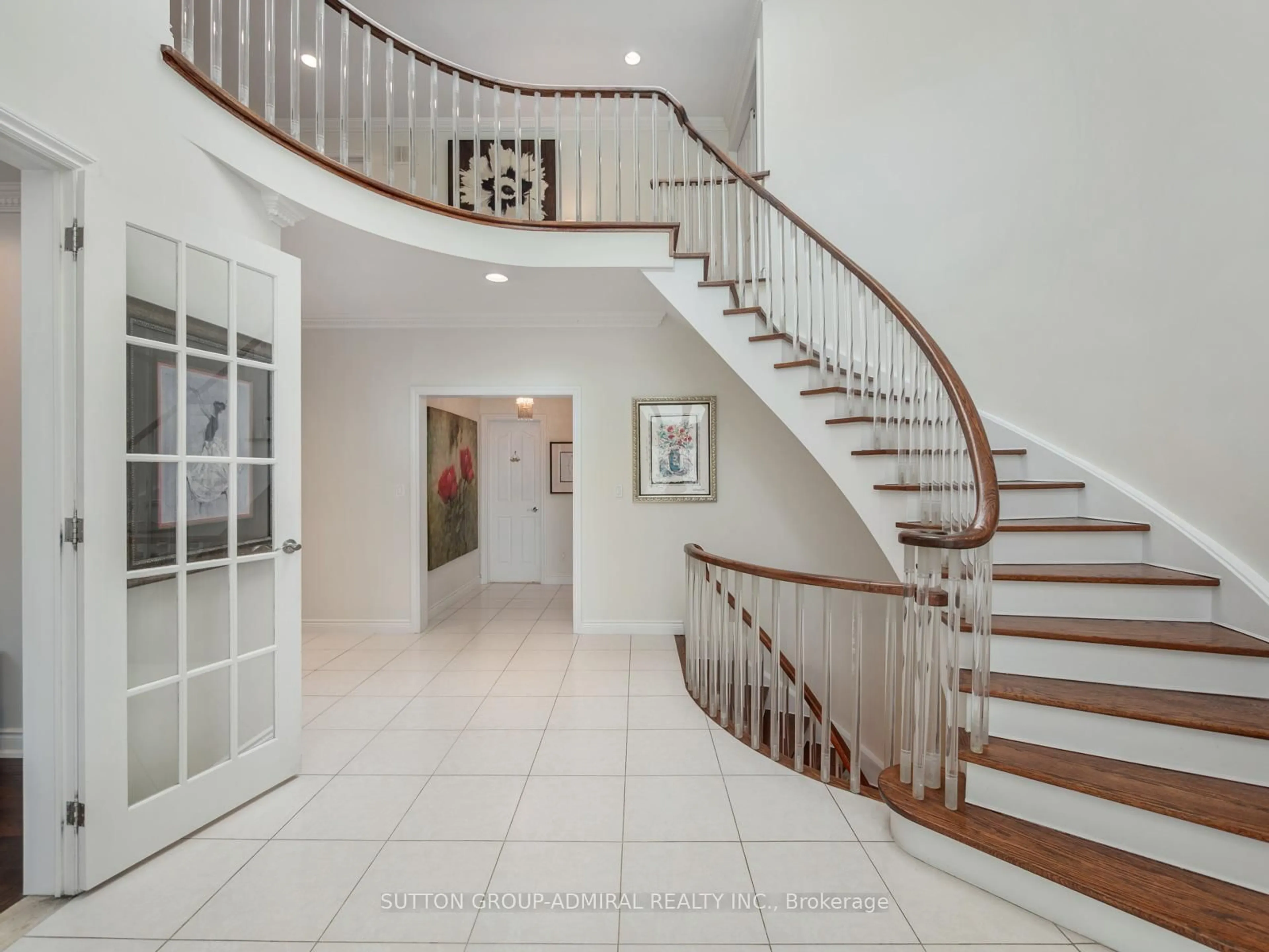 Indoor foyer for 437 Beverly Glen Blvd, Vaughan Ontario L4J 7S2