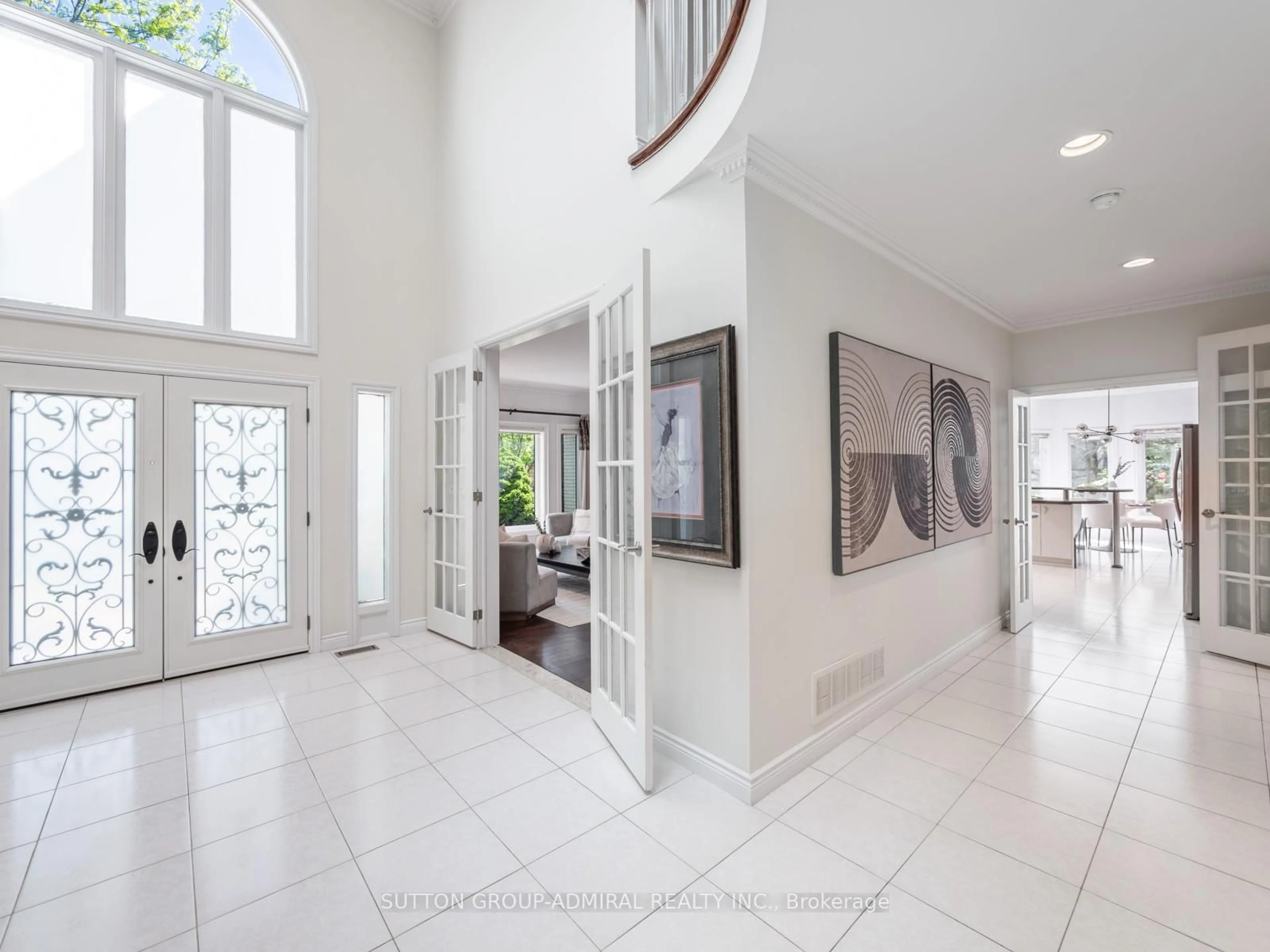 Indoor foyer for 437 Beverly Glen Blvd, Vaughan Ontario L4J 7S2