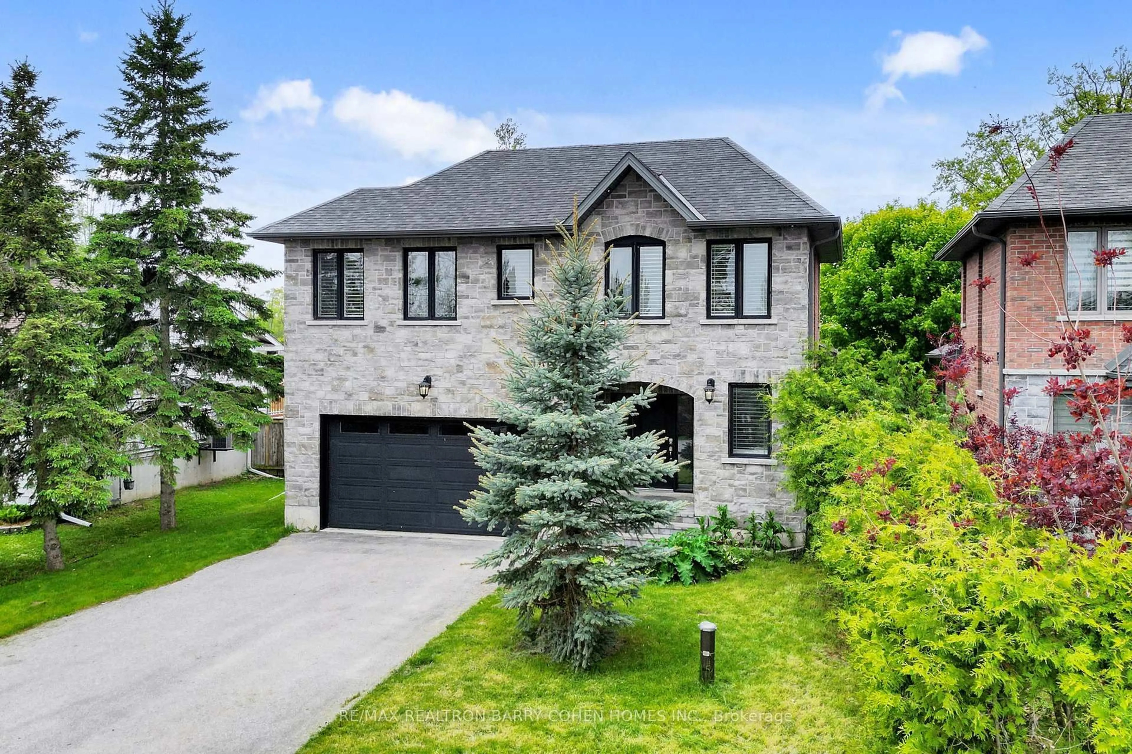 Home with brick exterior material, street for 530 Duclos Point Rd, Georgina Ontario L0E 1N0