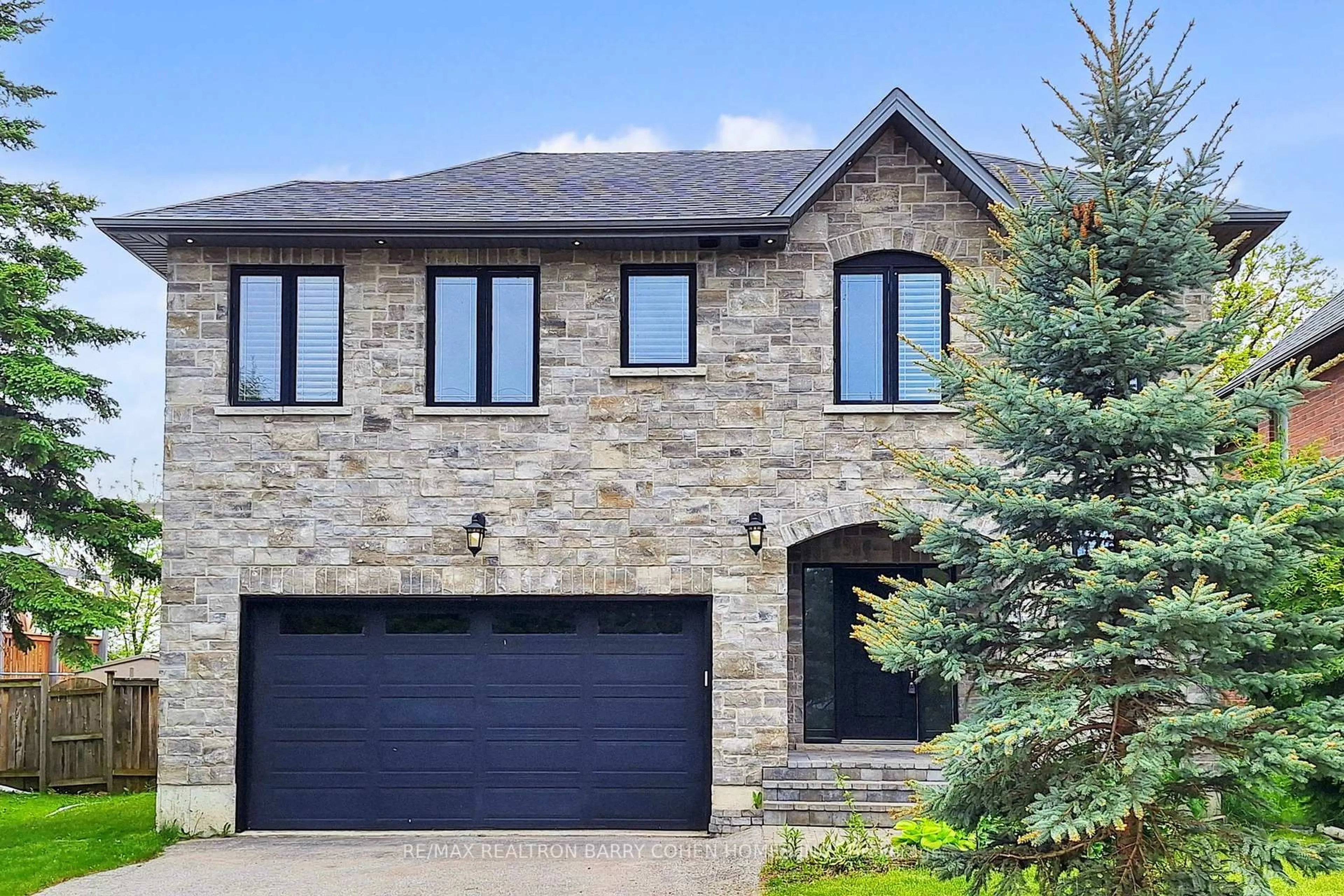 Home with brick exterior material, street for 530 Duclos Point Rd, Georgina Ontario L0E 1N0